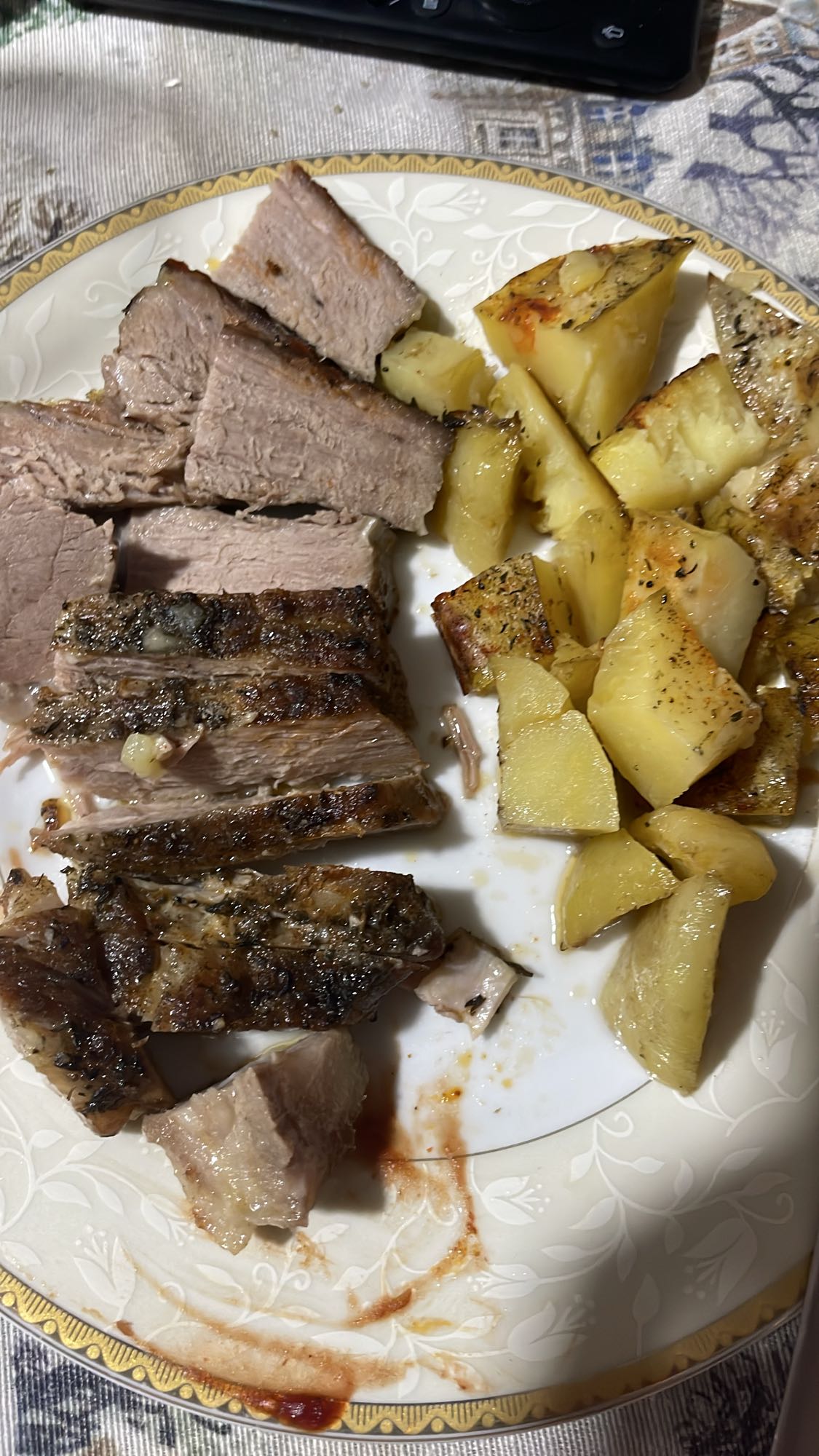 Friptură cu cartofi copți