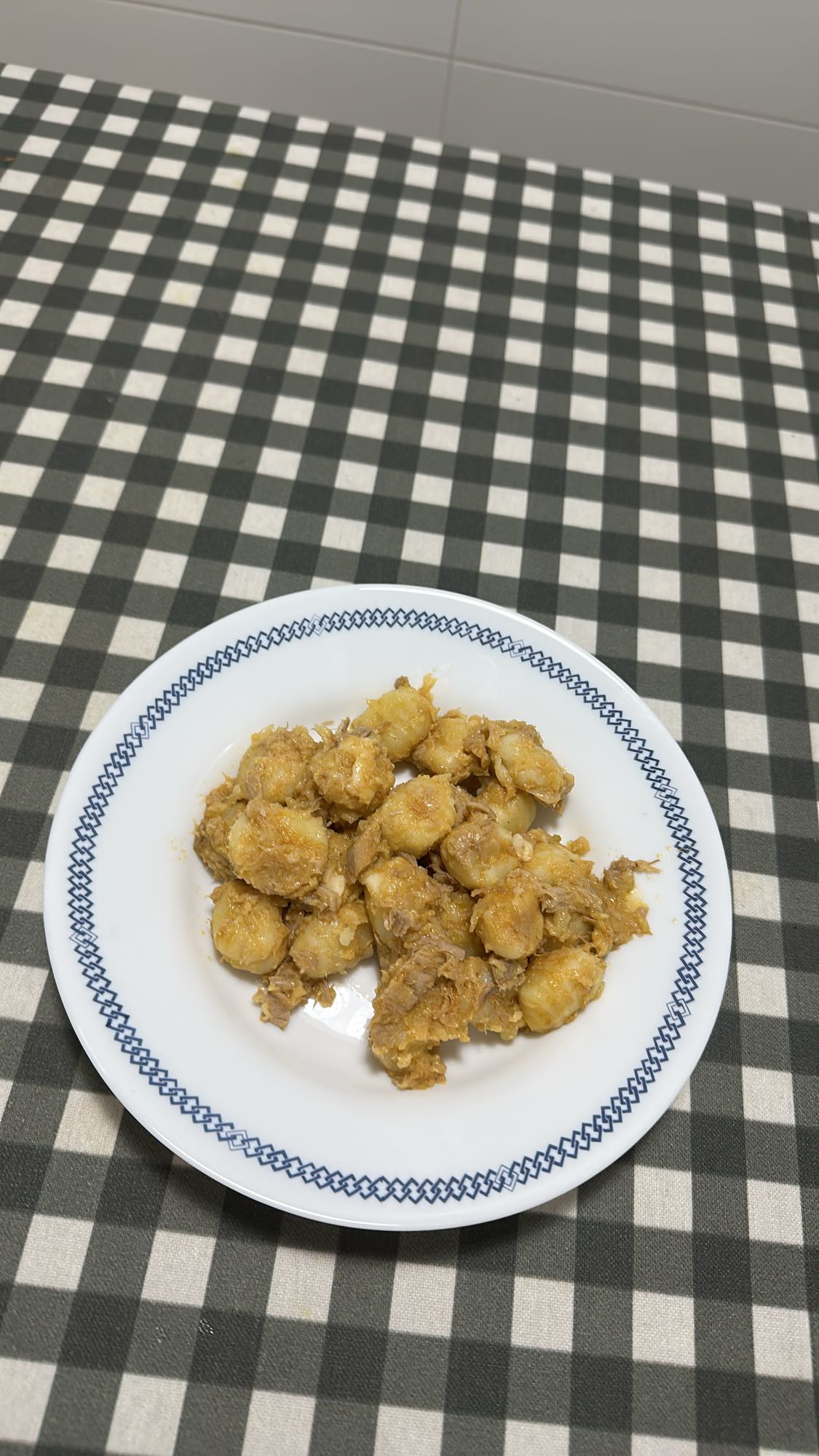 Ñoquis con atún
