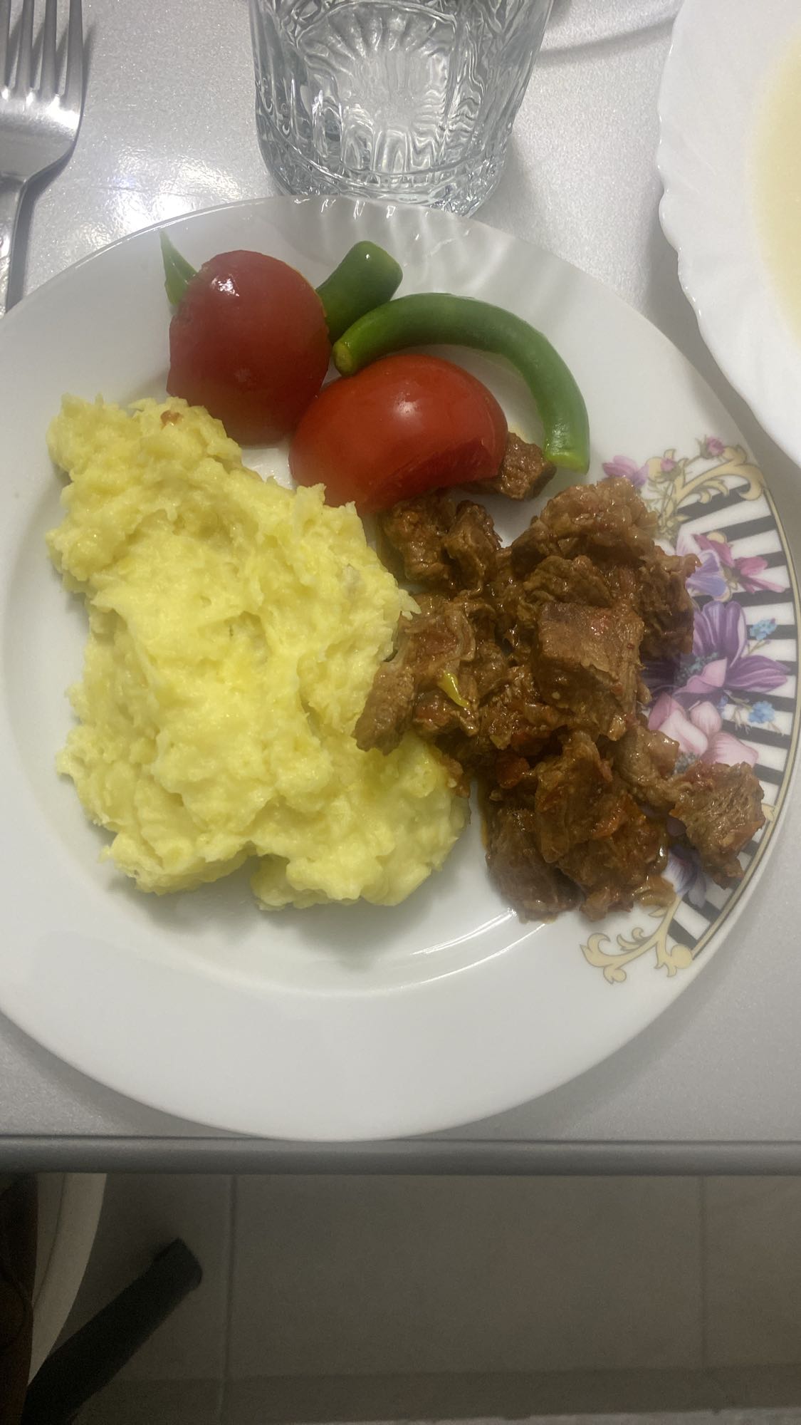 Etli patates püresi tabağı