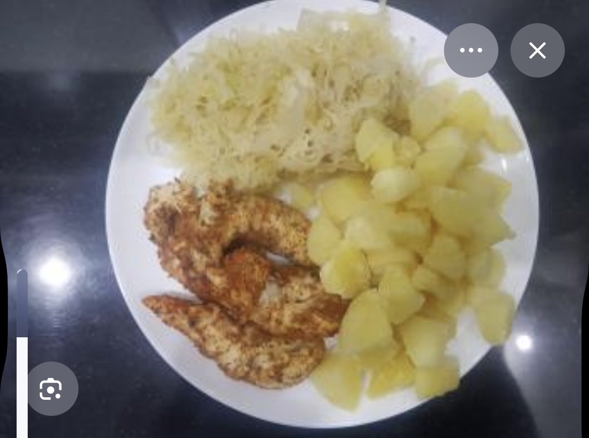 Kurczak z ziemniakami i kapustą