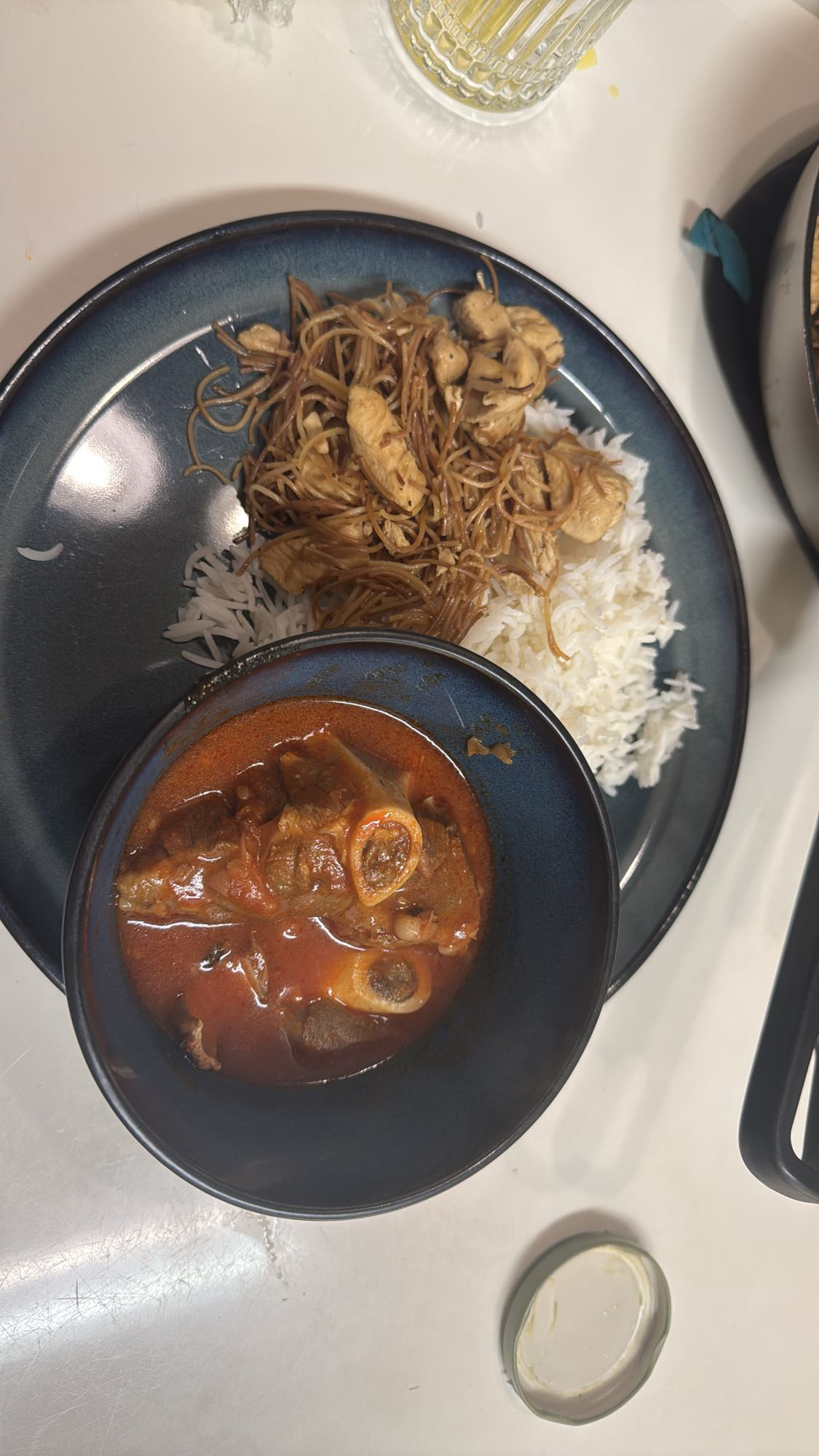 Ris, nudlar & köttgryta