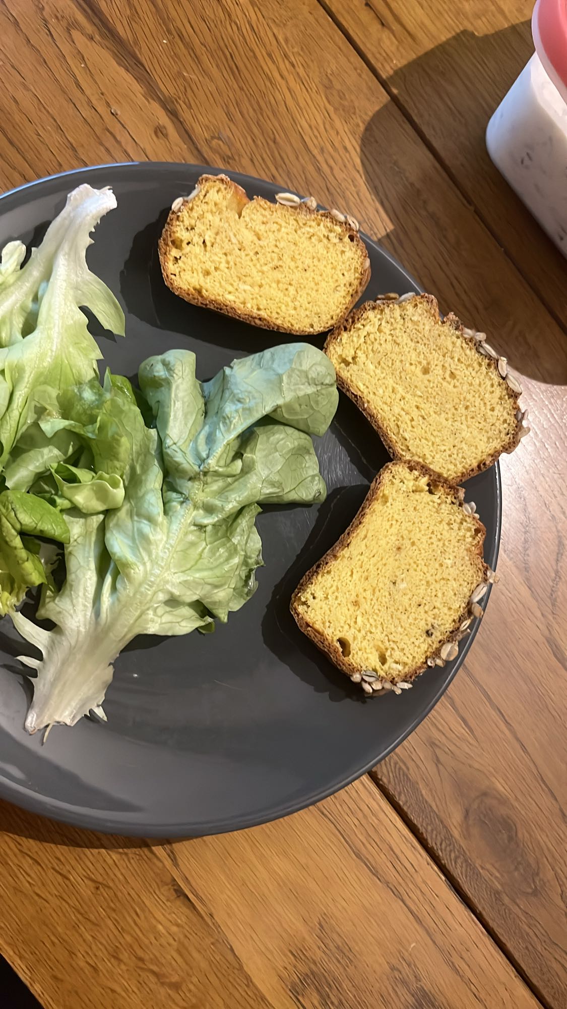 Bread and lettuce plate