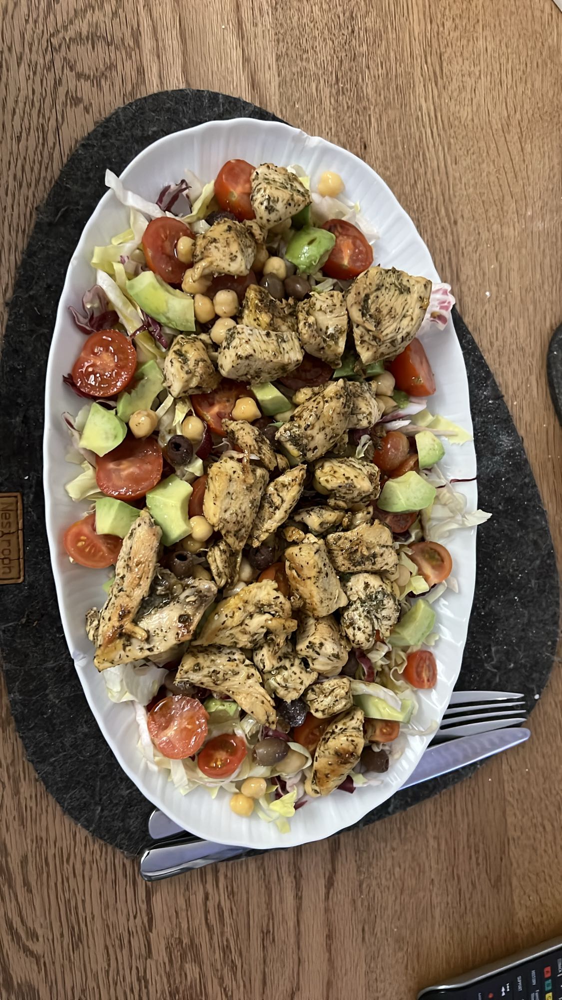 Tavuklu Akdeniz Salata