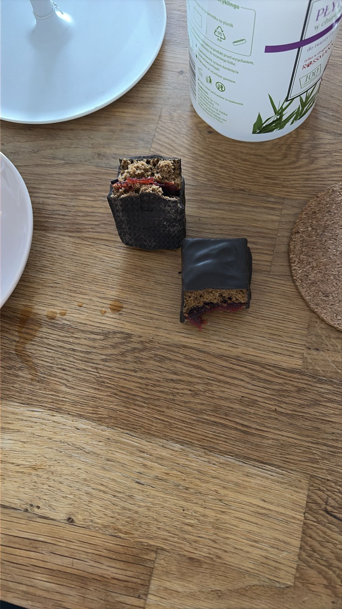 шоколадный батончик с джемом