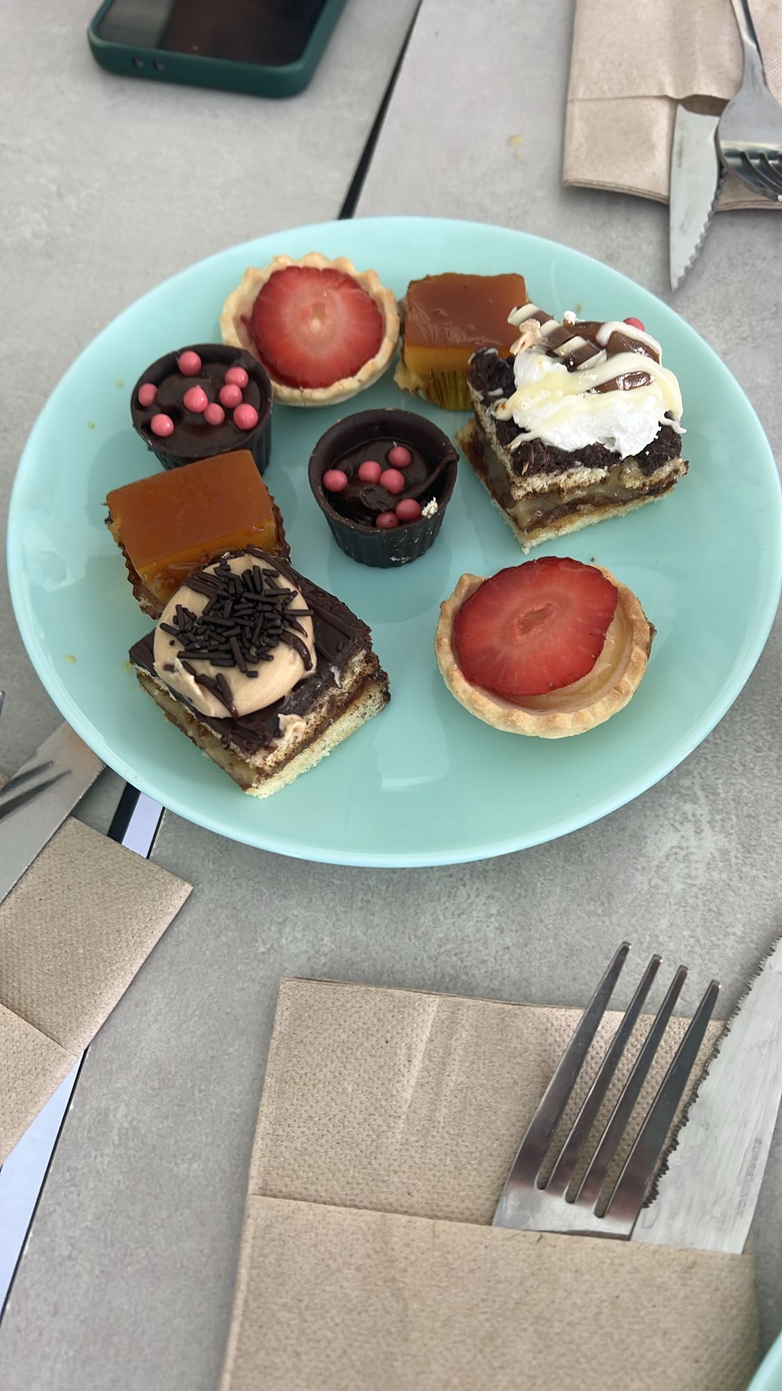 postres surtidos mini