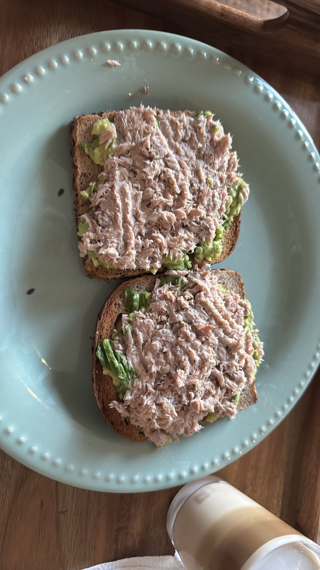 Tostadas de atún y aguacate