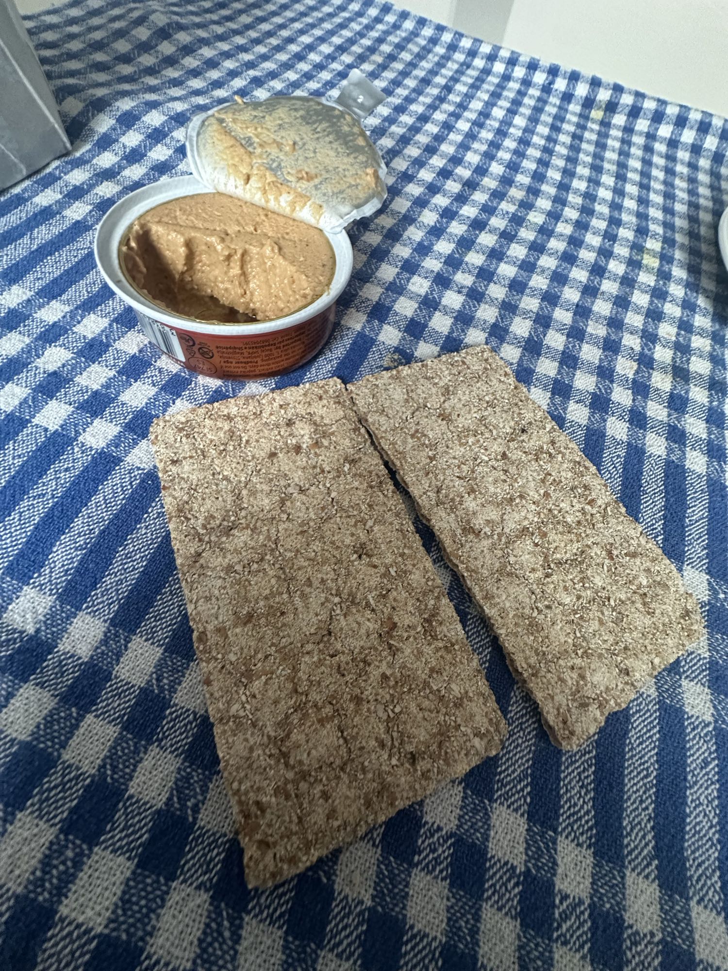 Crispbread with liver pate