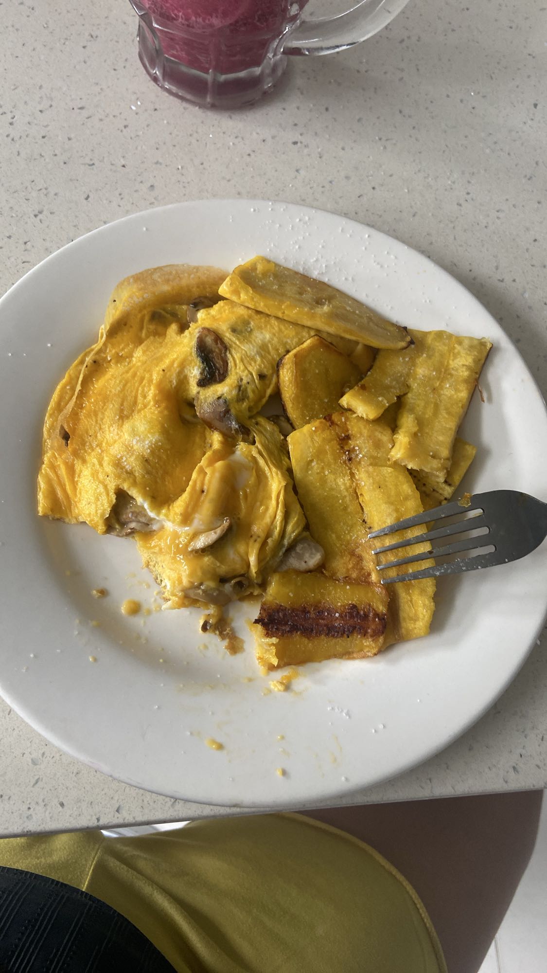 Egg omelette with plantain