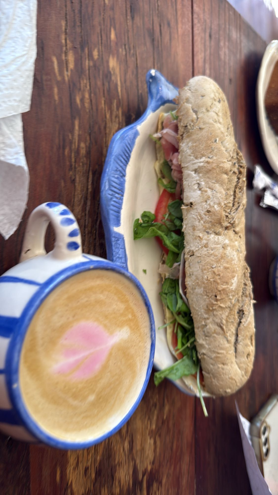 bocadillo y café con leche