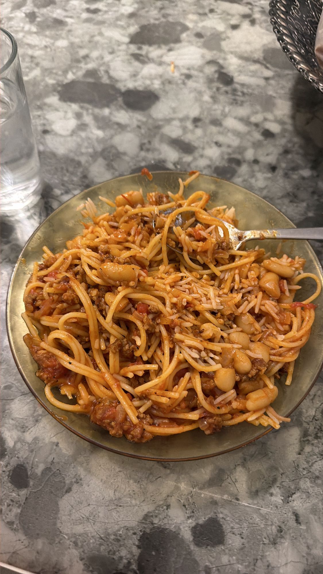 Köttfärssås med pasta och bönor