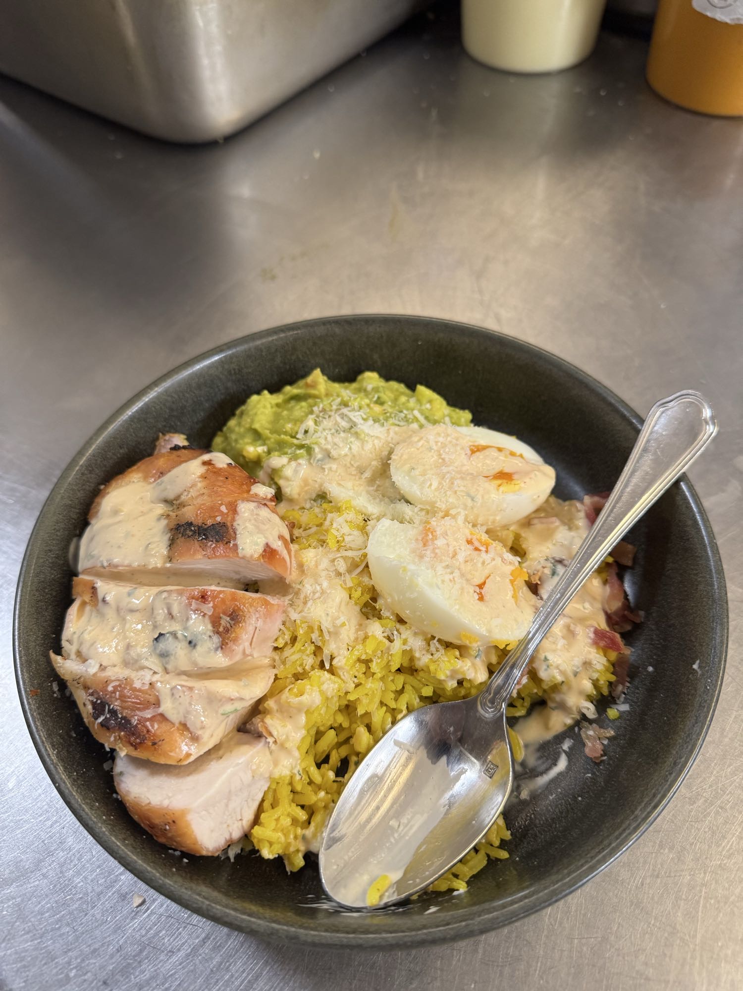 Bowl de pollo y arroz