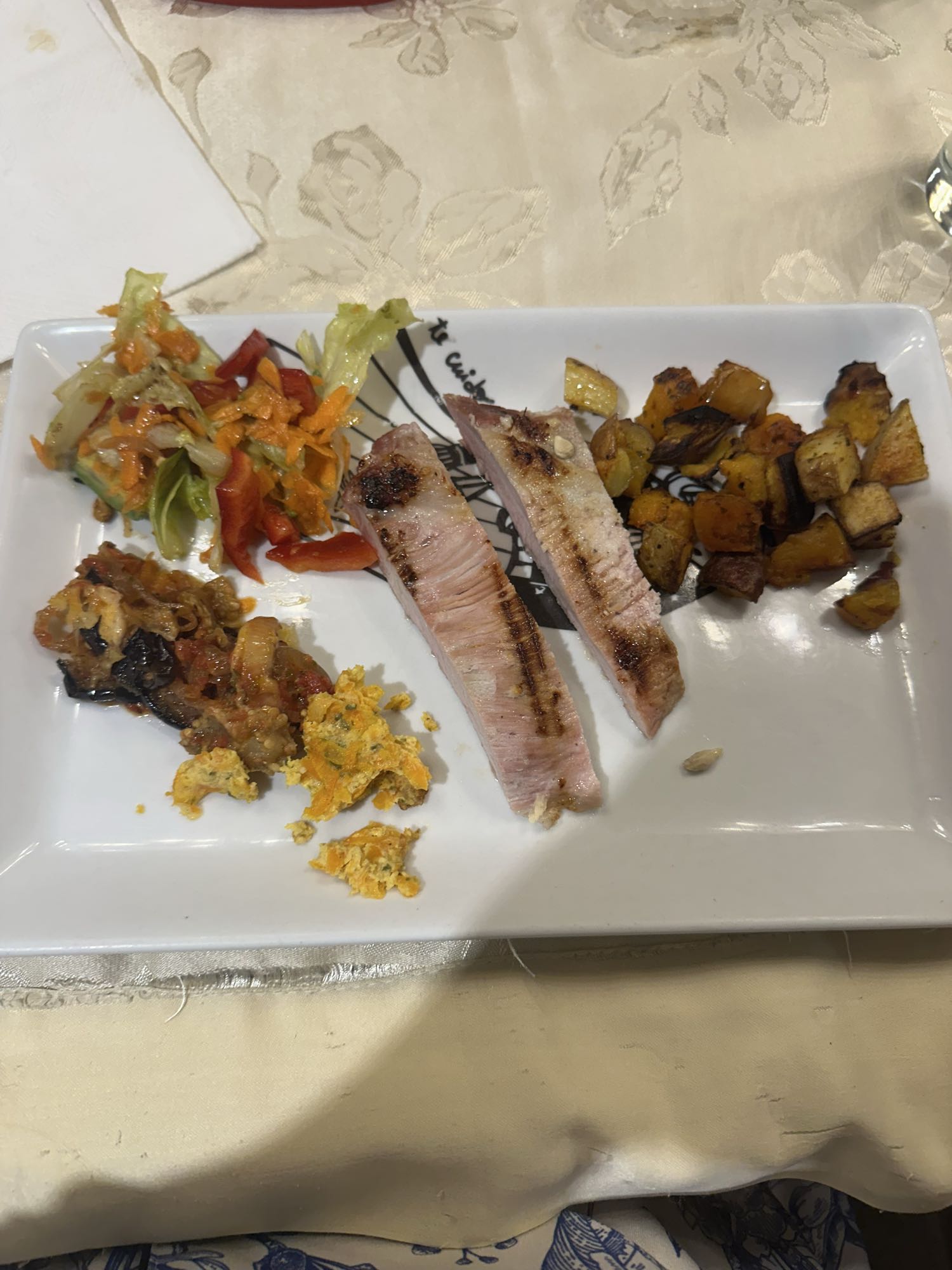 Plato mixto con atún