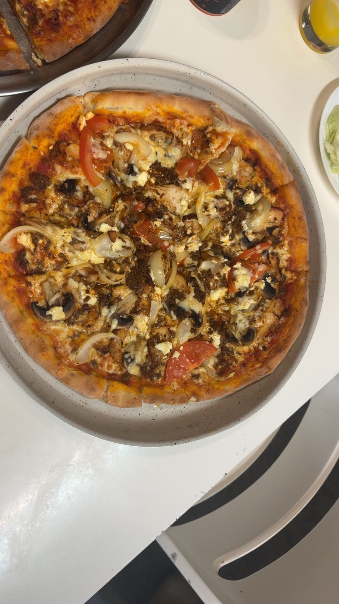 Hemlagad pizza med kött