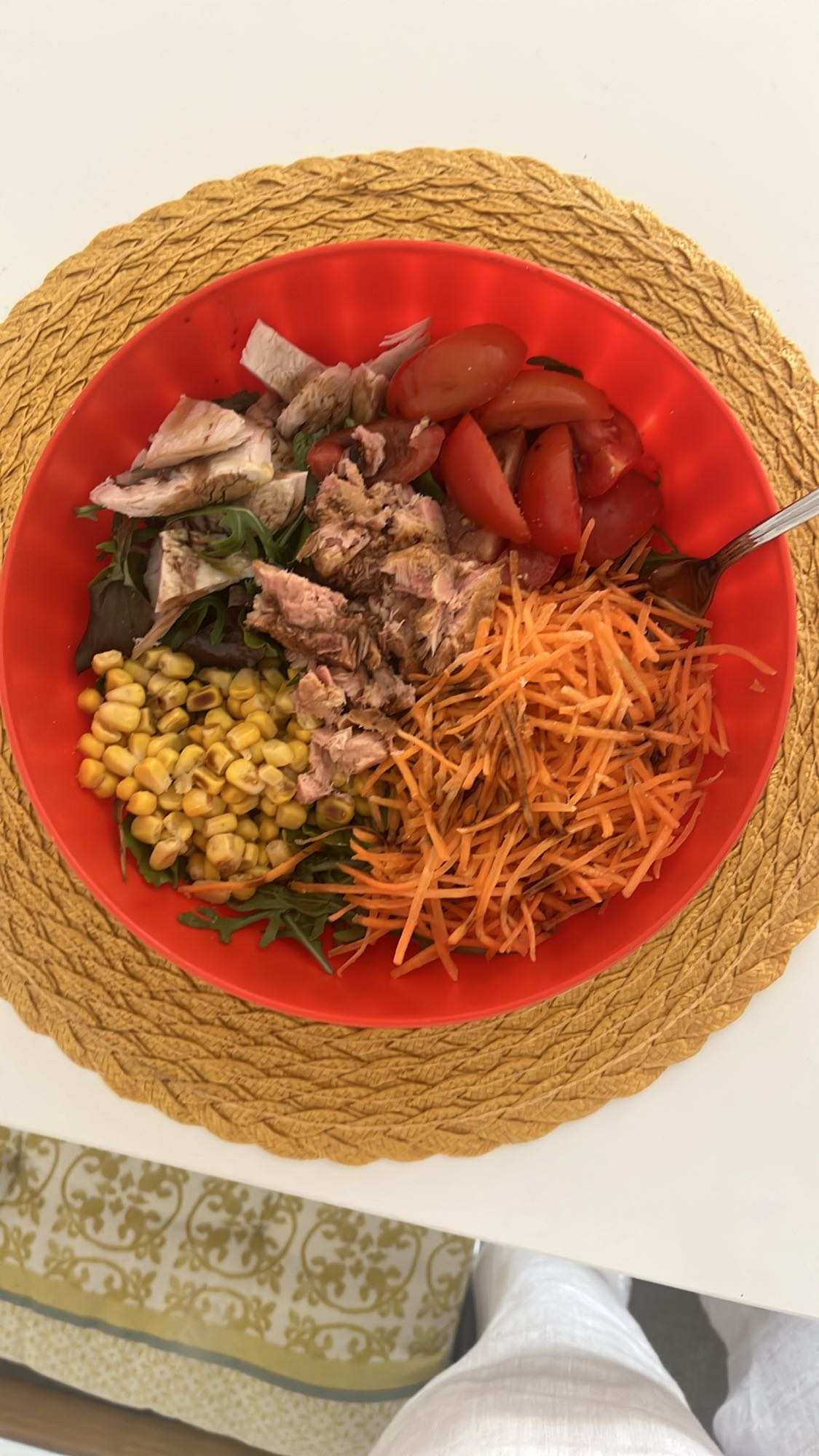 Салат з тунцем та овочами