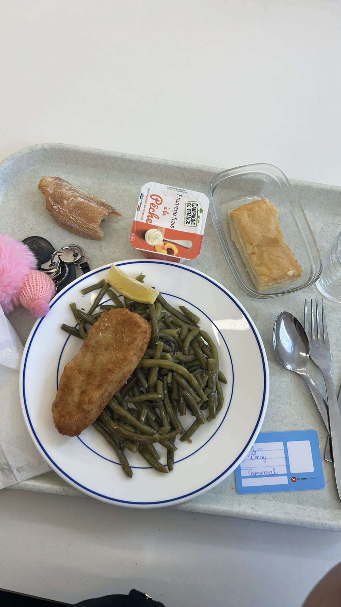 Déjeuner cantine classique