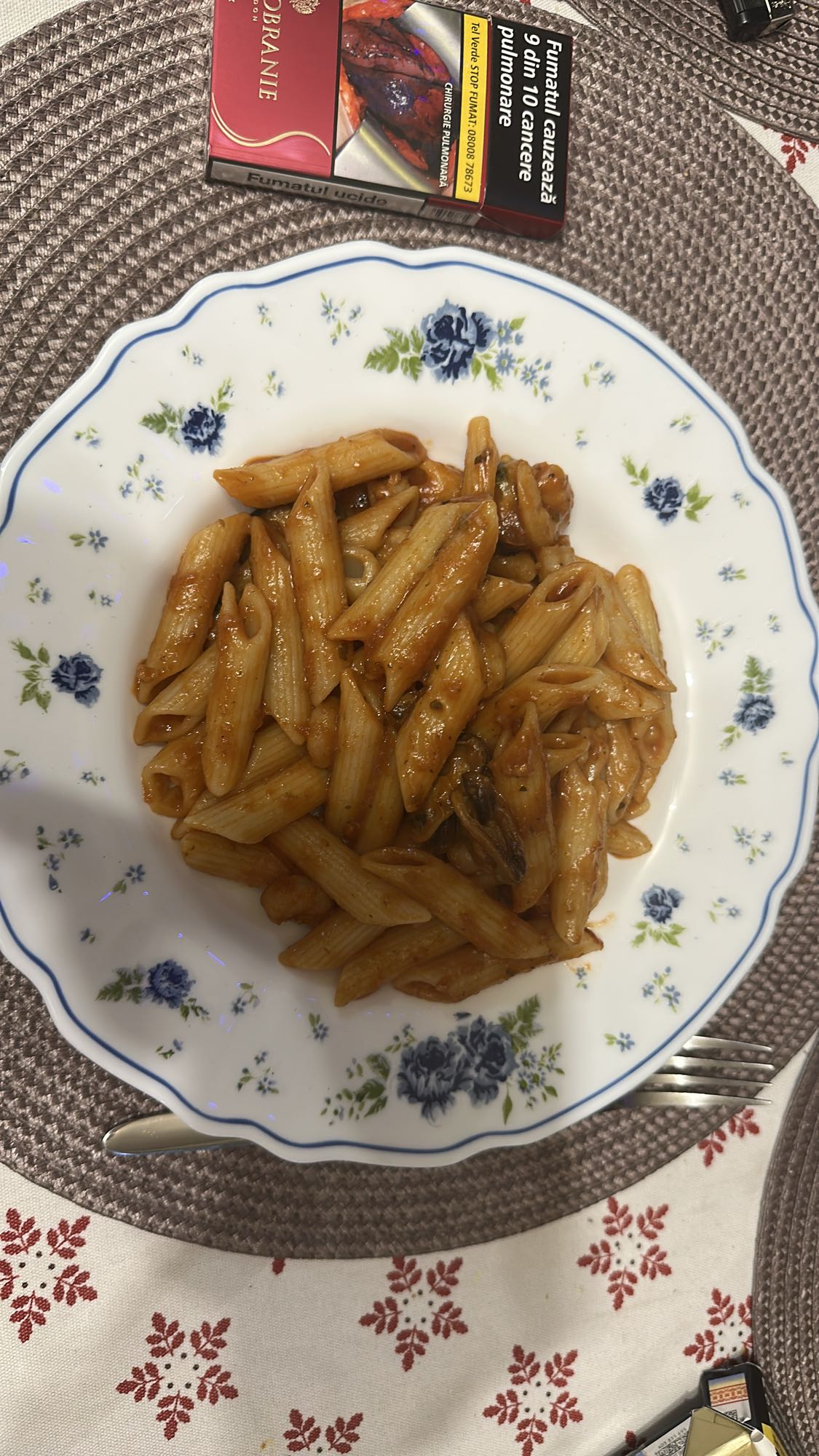 Penne cu sos de roșii