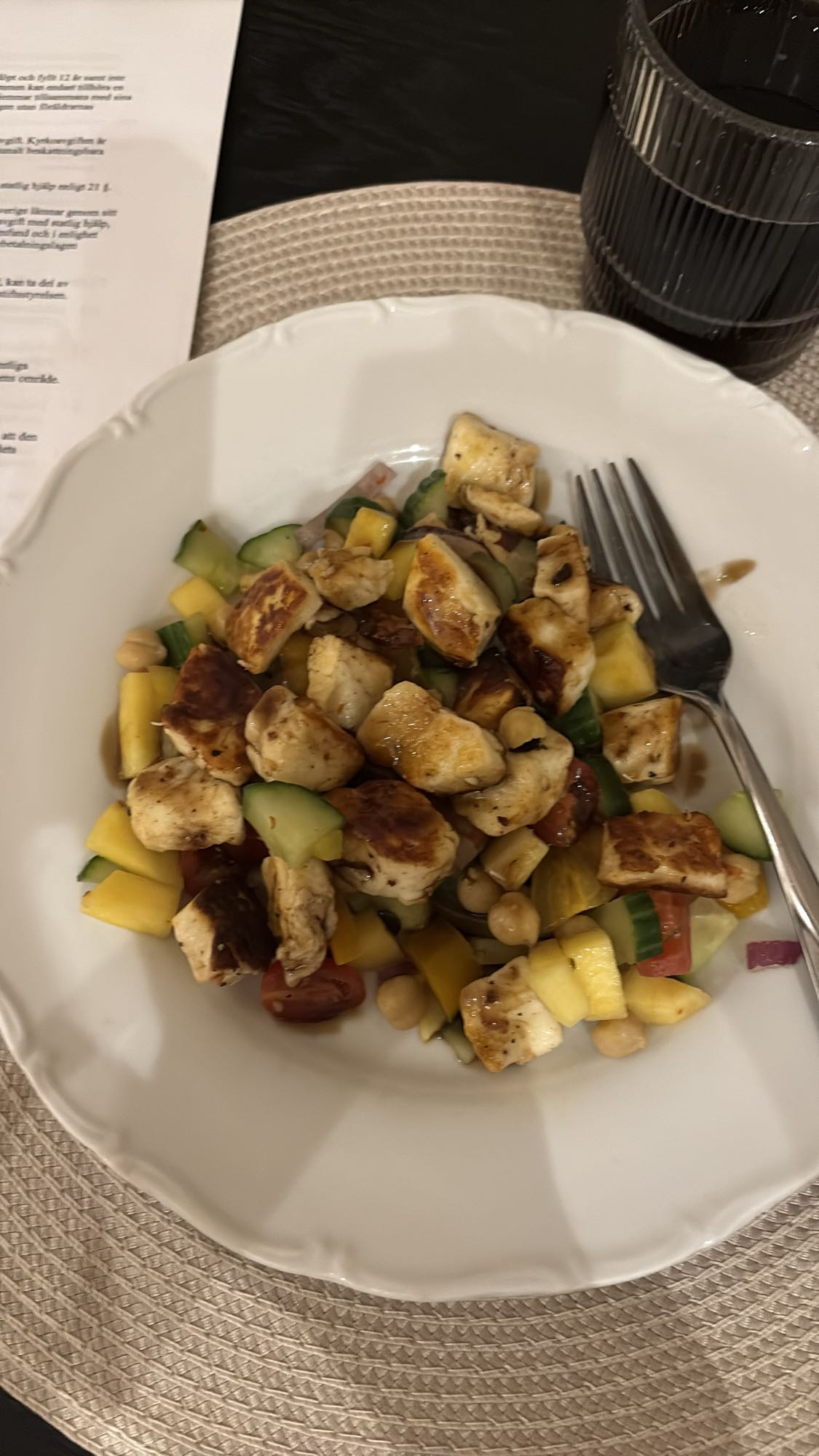 Halloumisallad med mango
