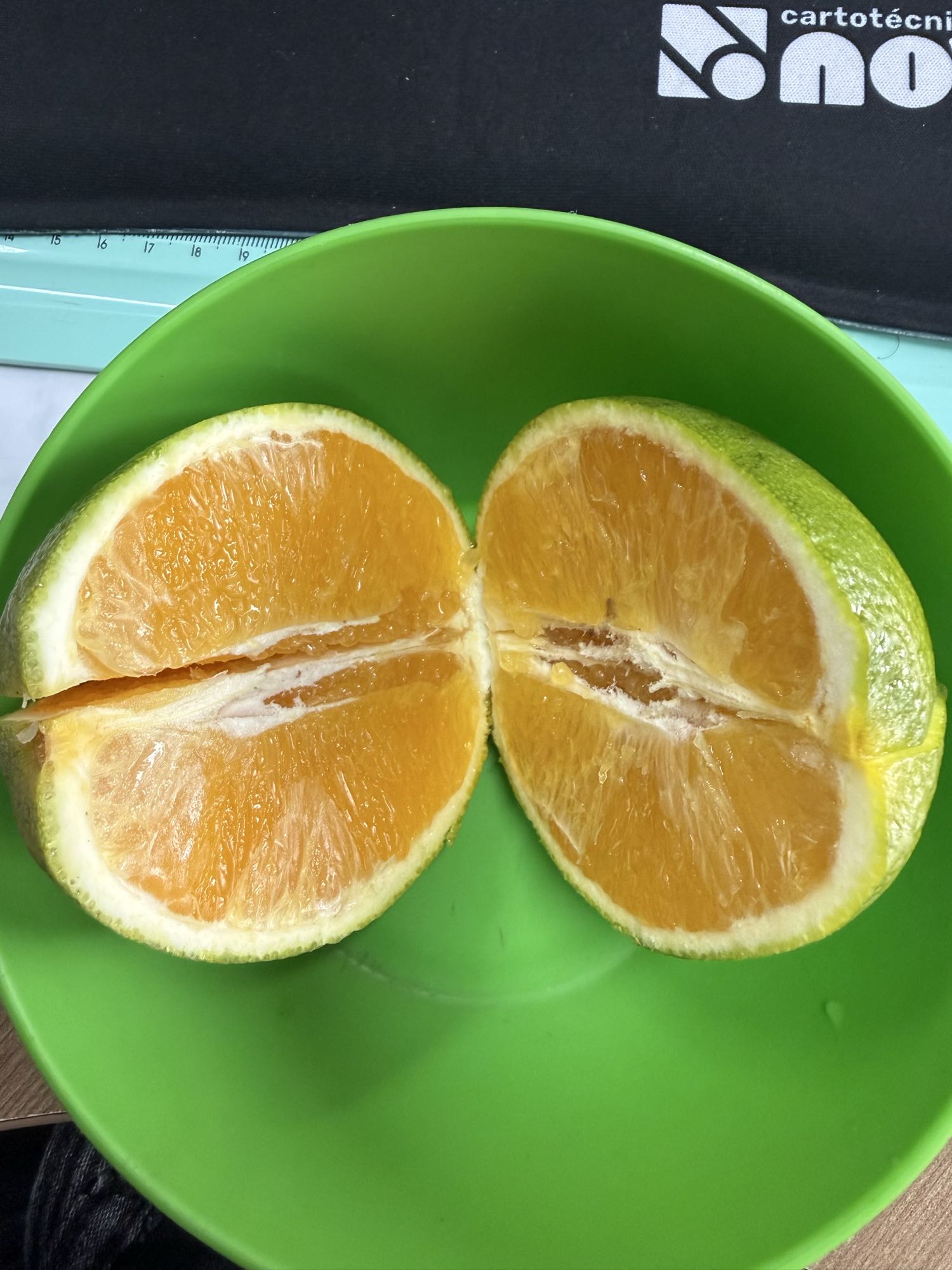 Laranja fresca cortada