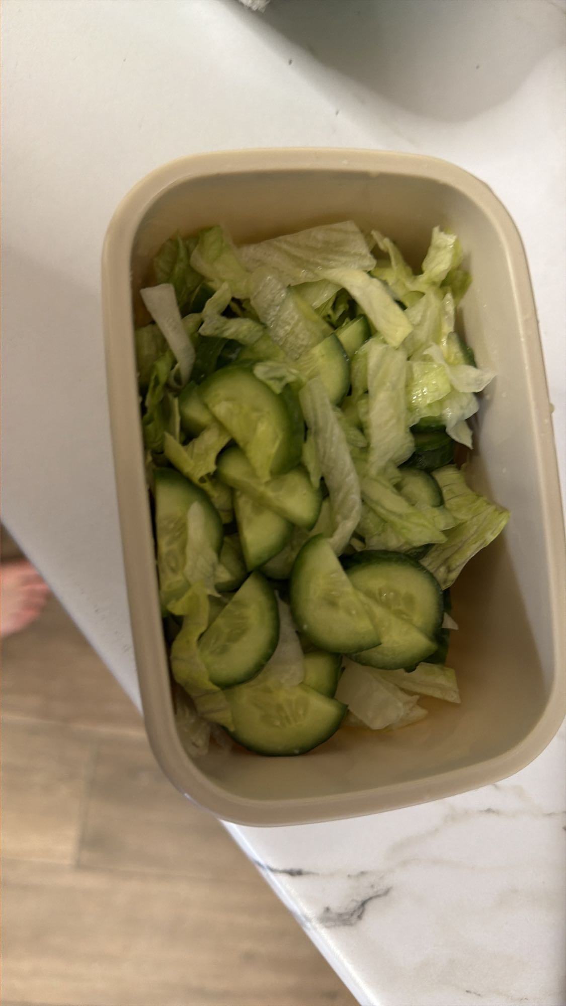 Огуречный салат с айсбергом