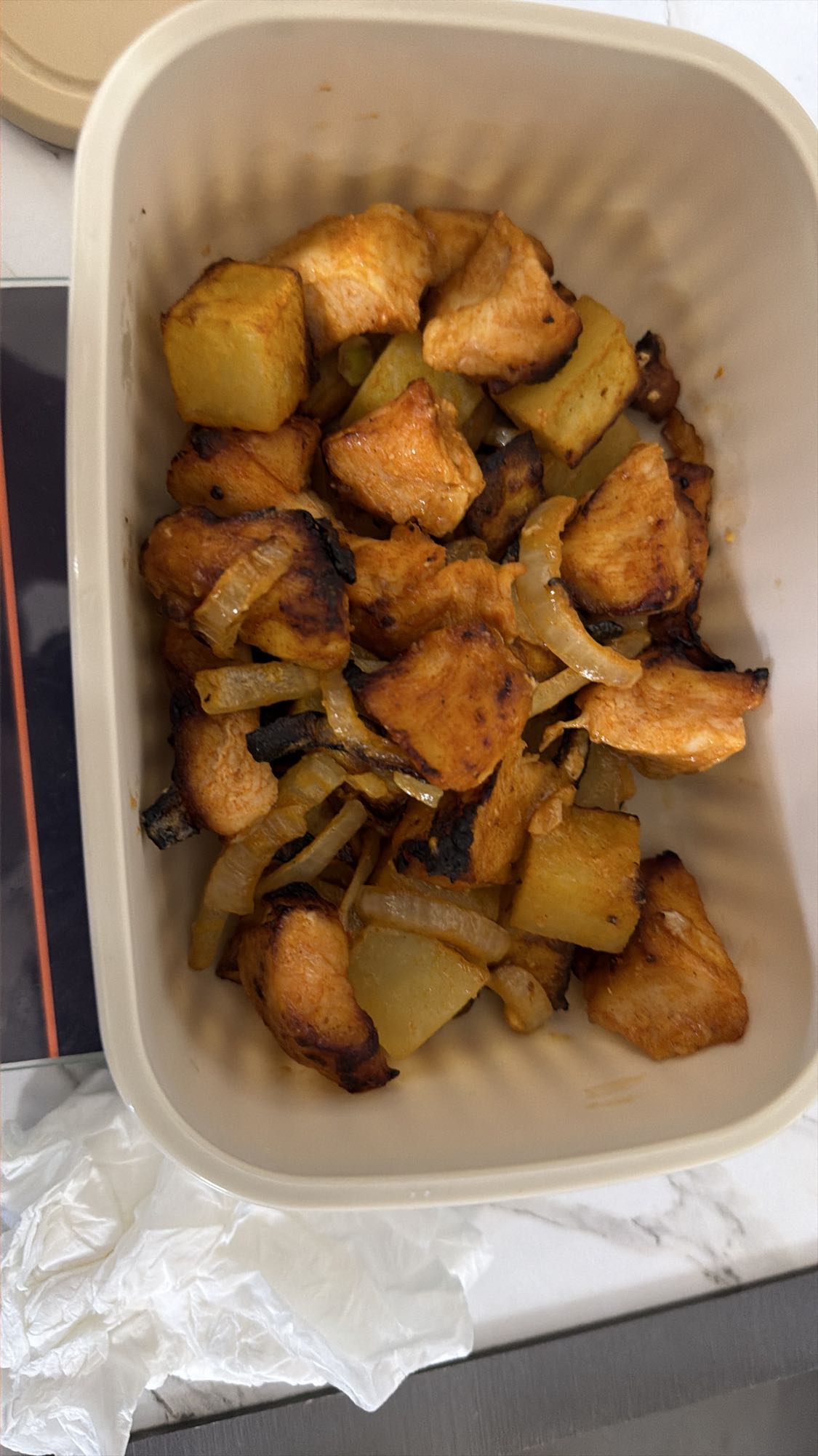 Курица с картофелем и луком