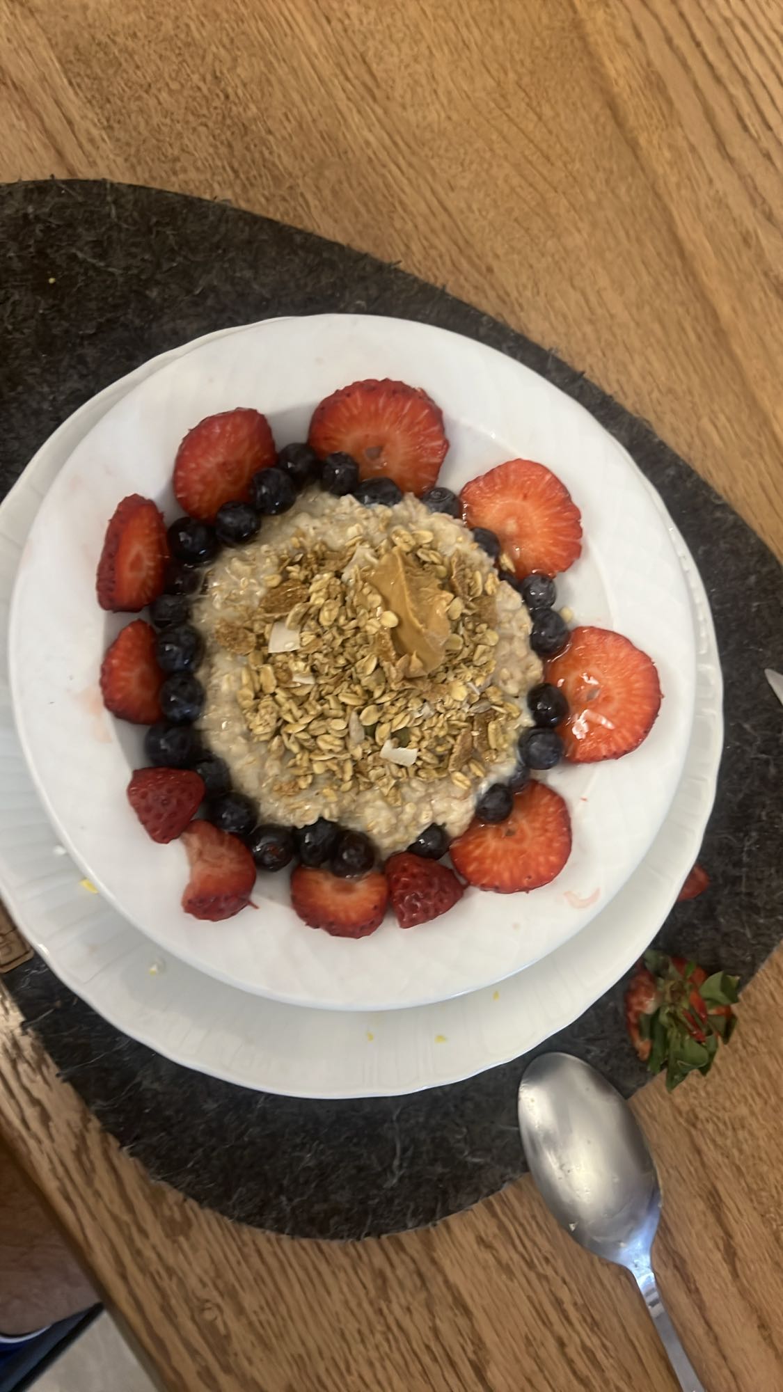 Yulaf ezmesi meyveli kase