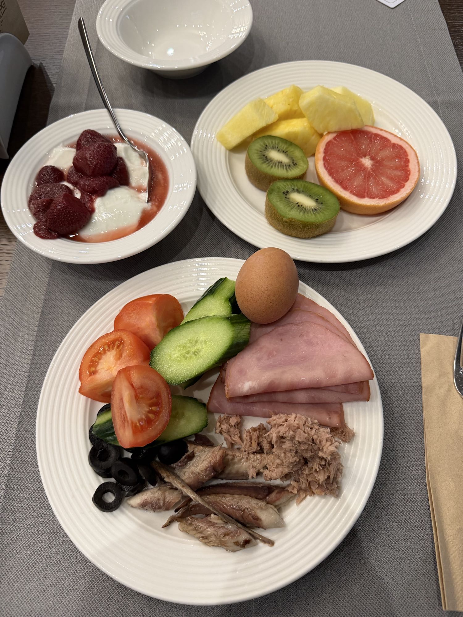 Protein & Fruit Breakfast