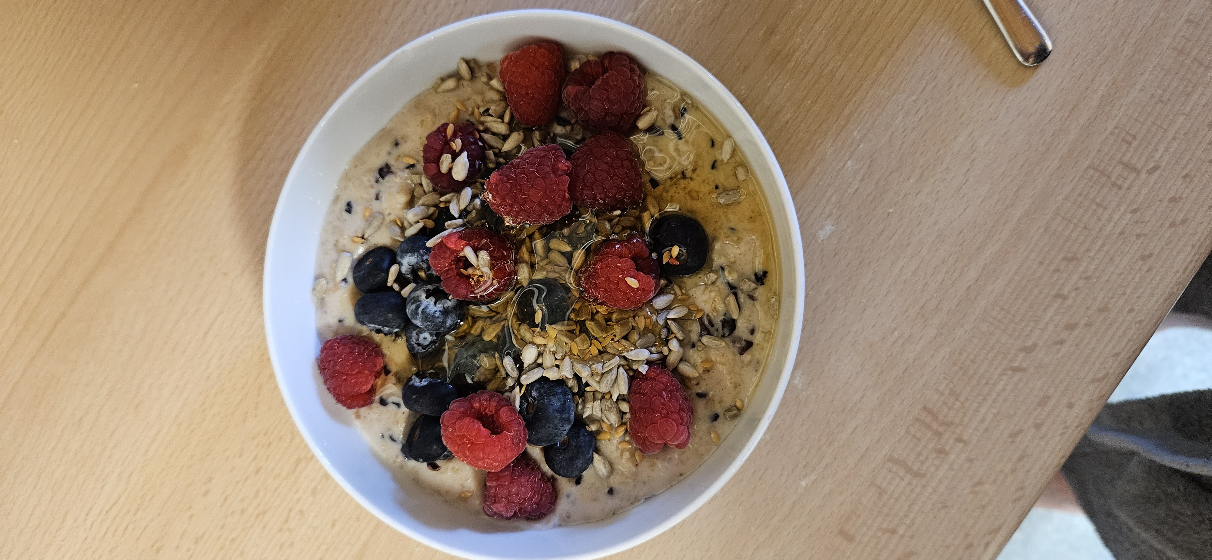 Berry oat bowl