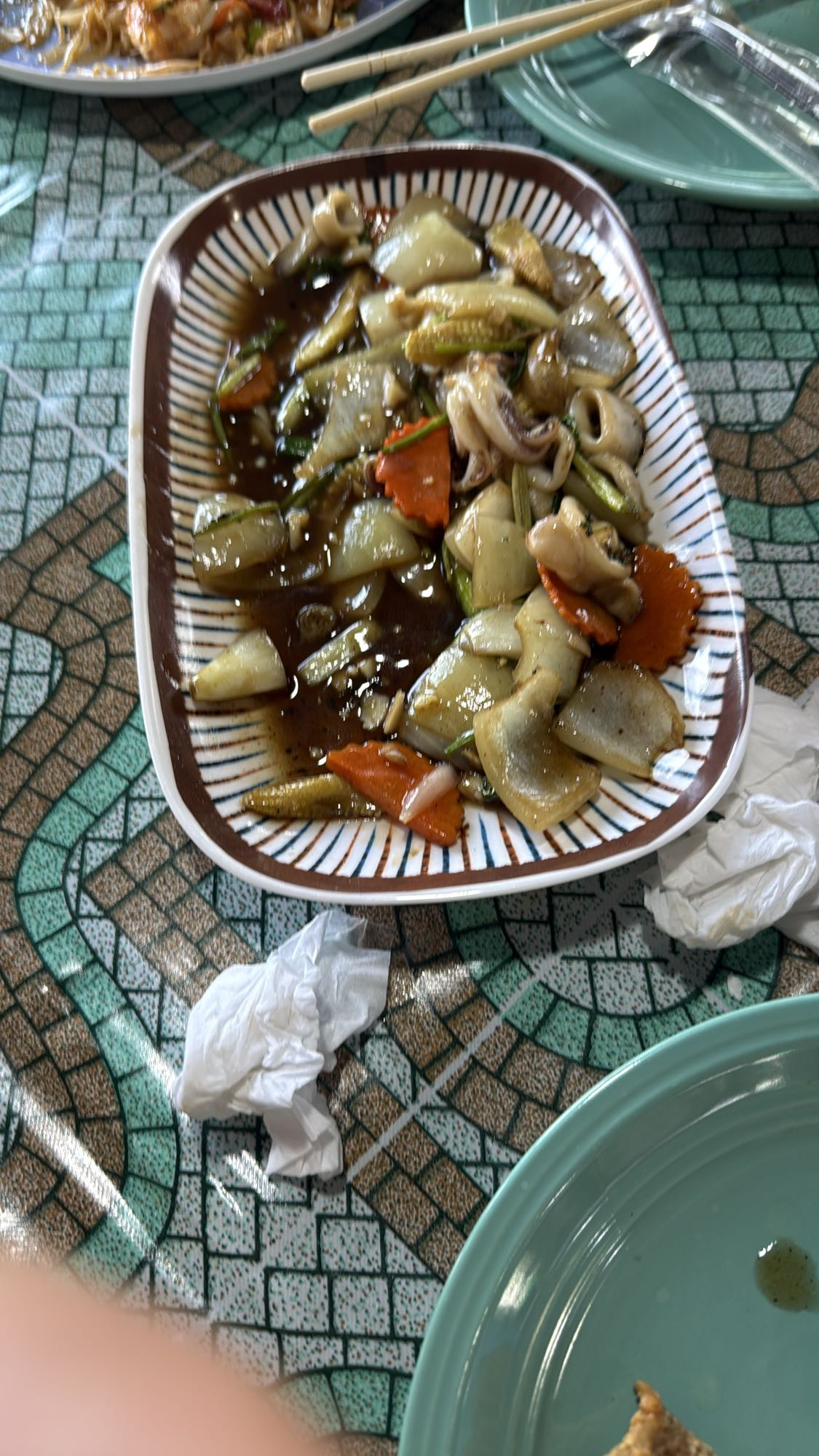 Овощи с кальмарами в соусе
