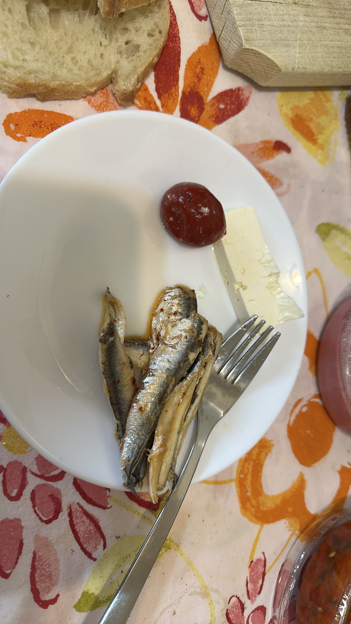 Sardines, cheese, bread, tomato