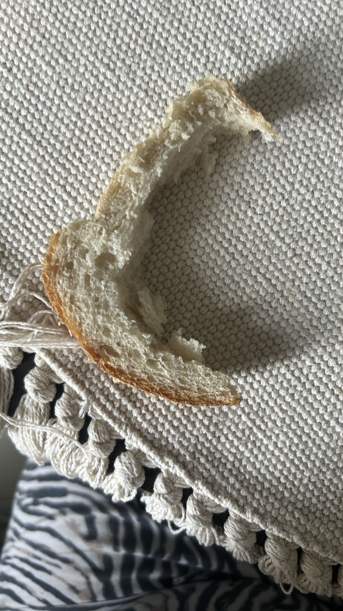 Felie mică de pâine albă