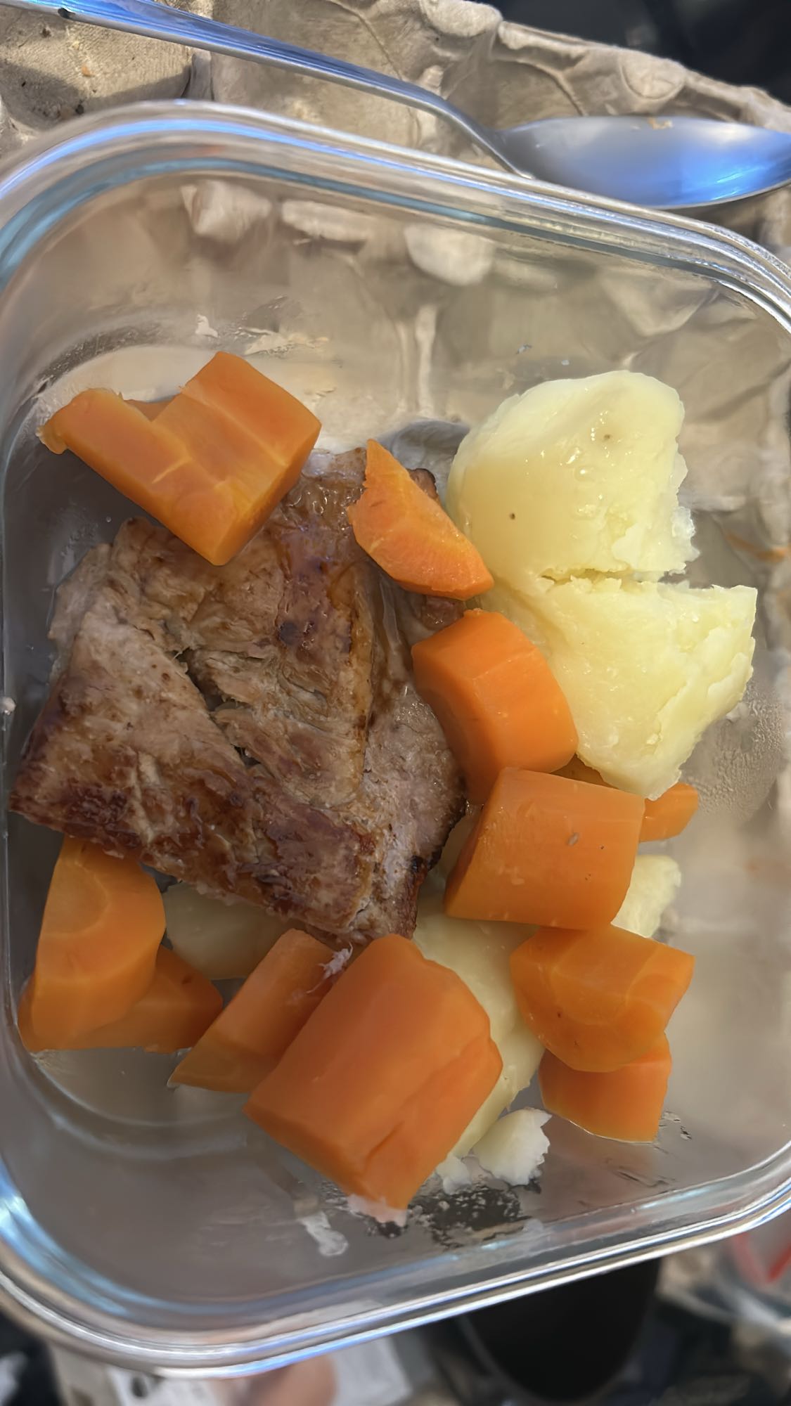 Boeuf, carottes et pommes de terre