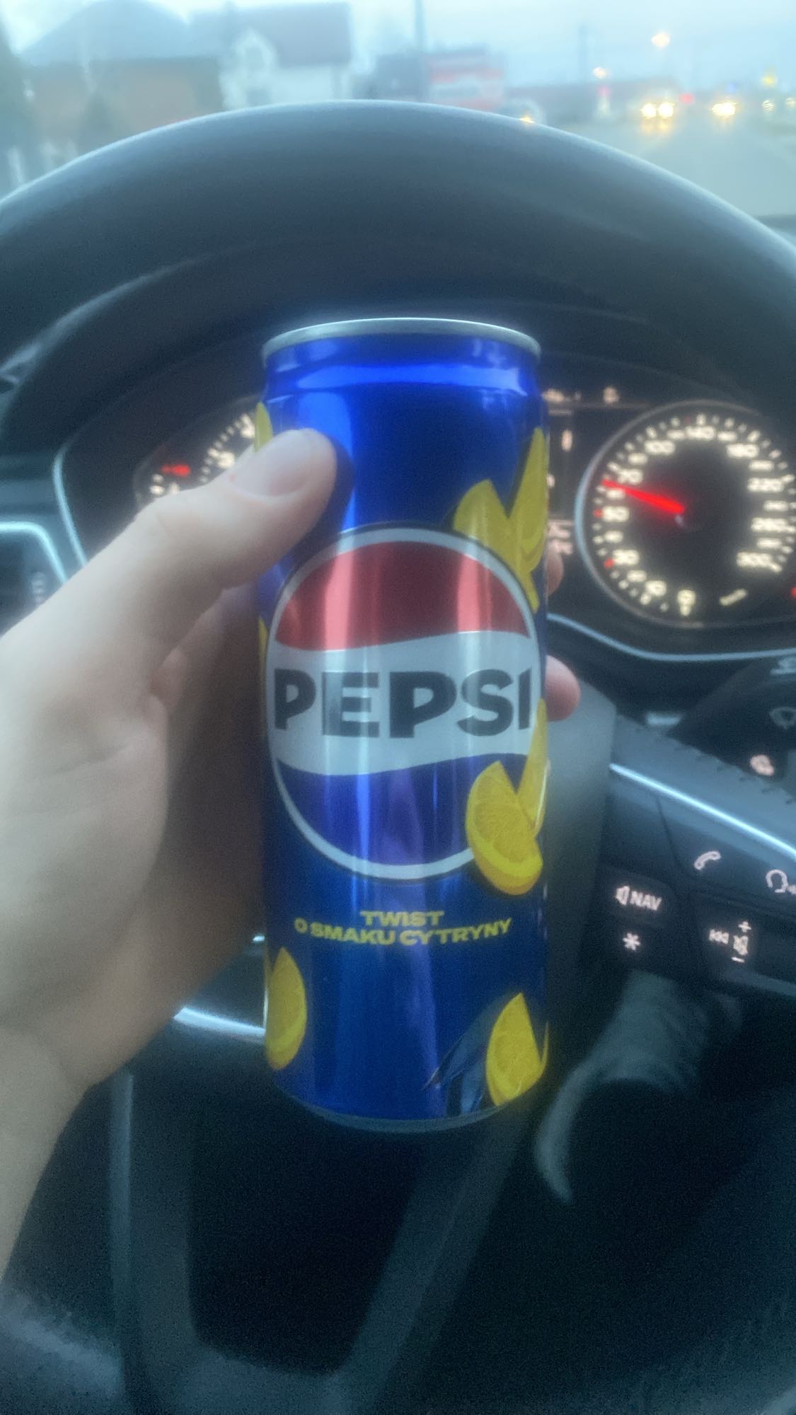 Pepsi cytrynowa puszka