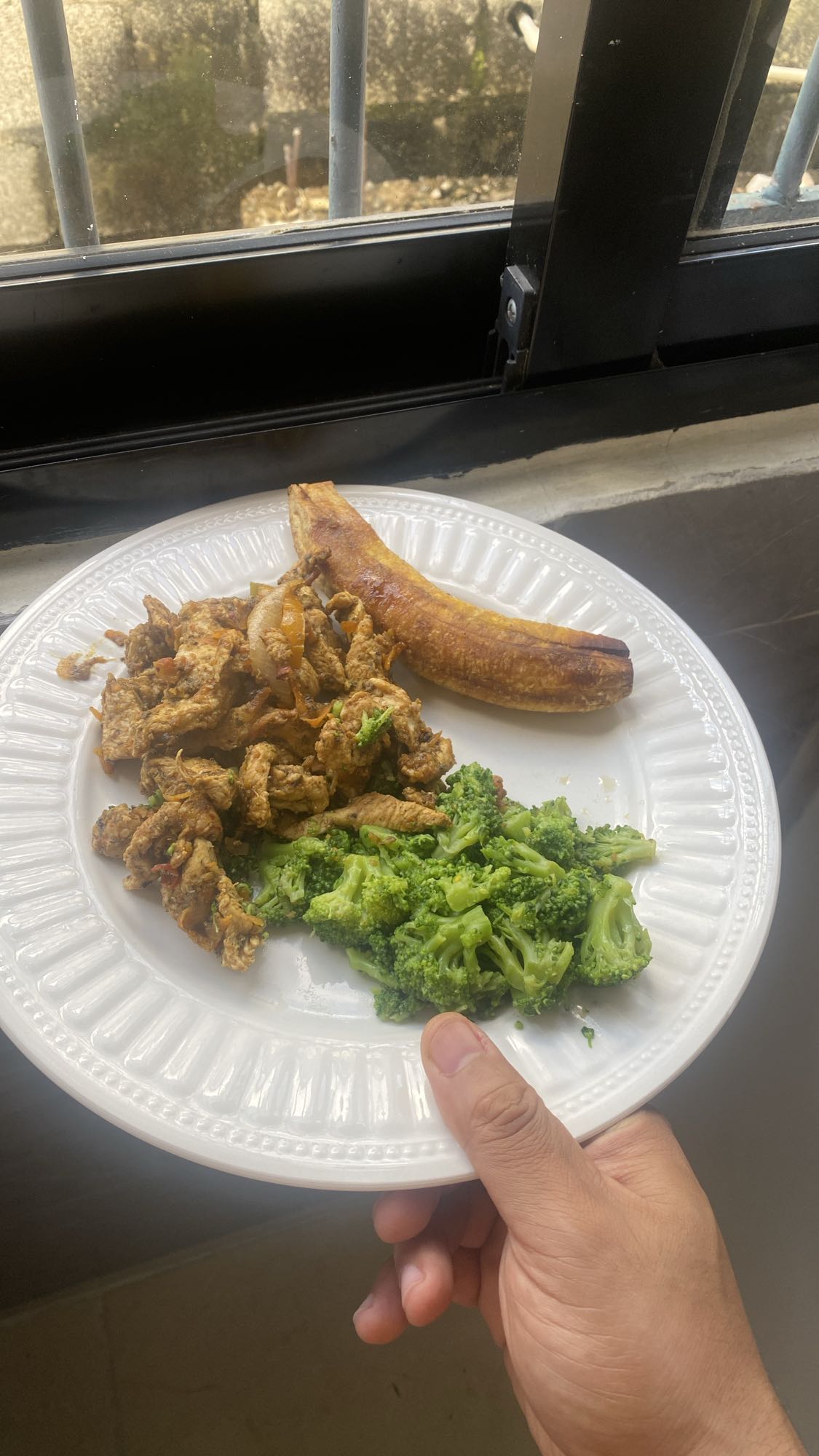 Pollo, brócoli y plátano