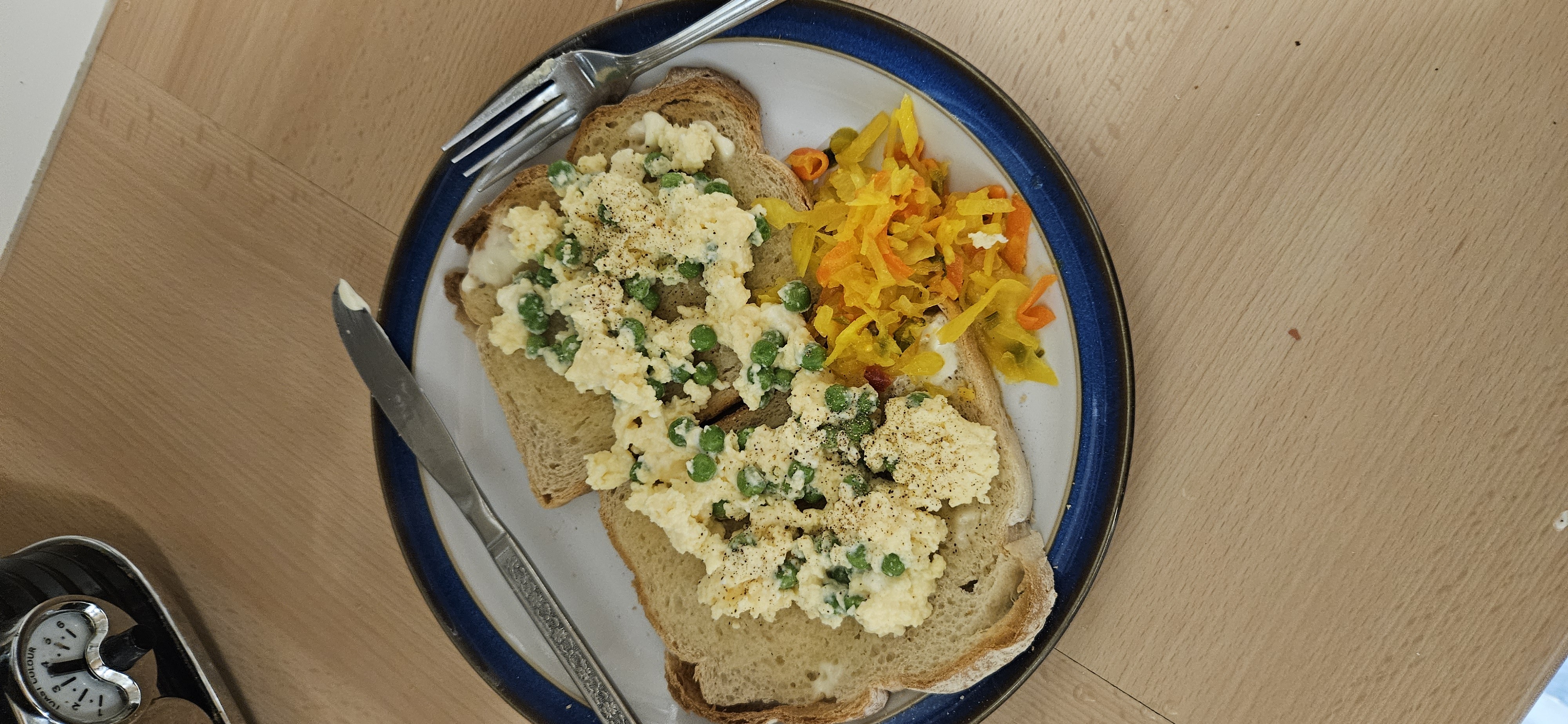 Scrambled eggs on toast