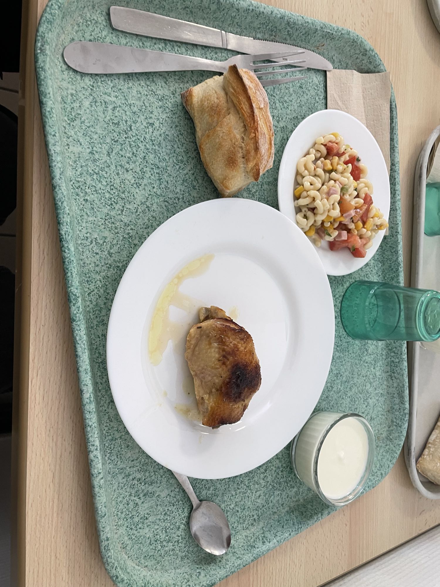 Déjeuner cantine poulet