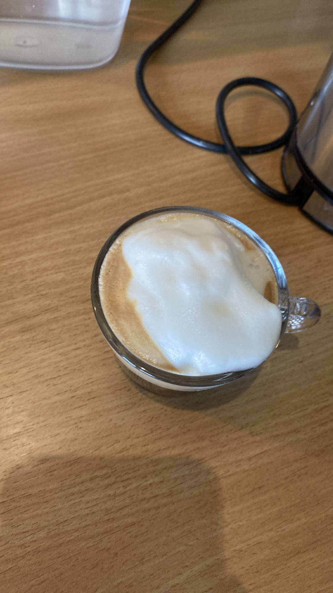 kawa z mleczną pianką