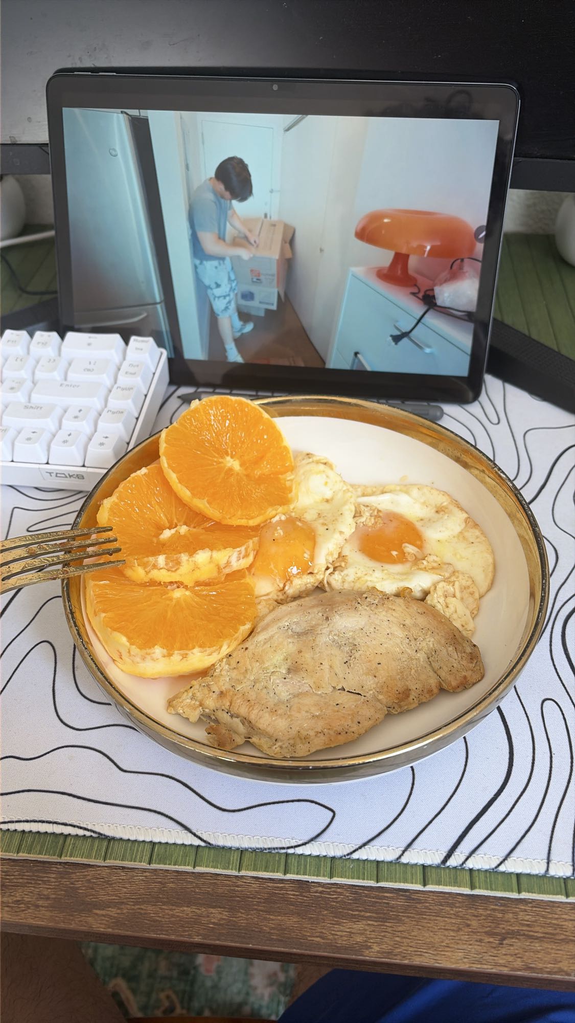 Poulet, œufs et orange