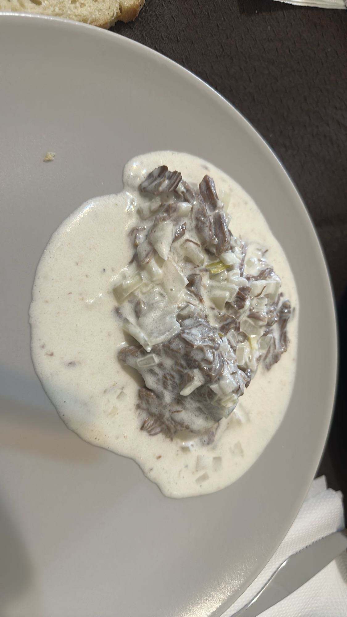 Creamy beef with onions