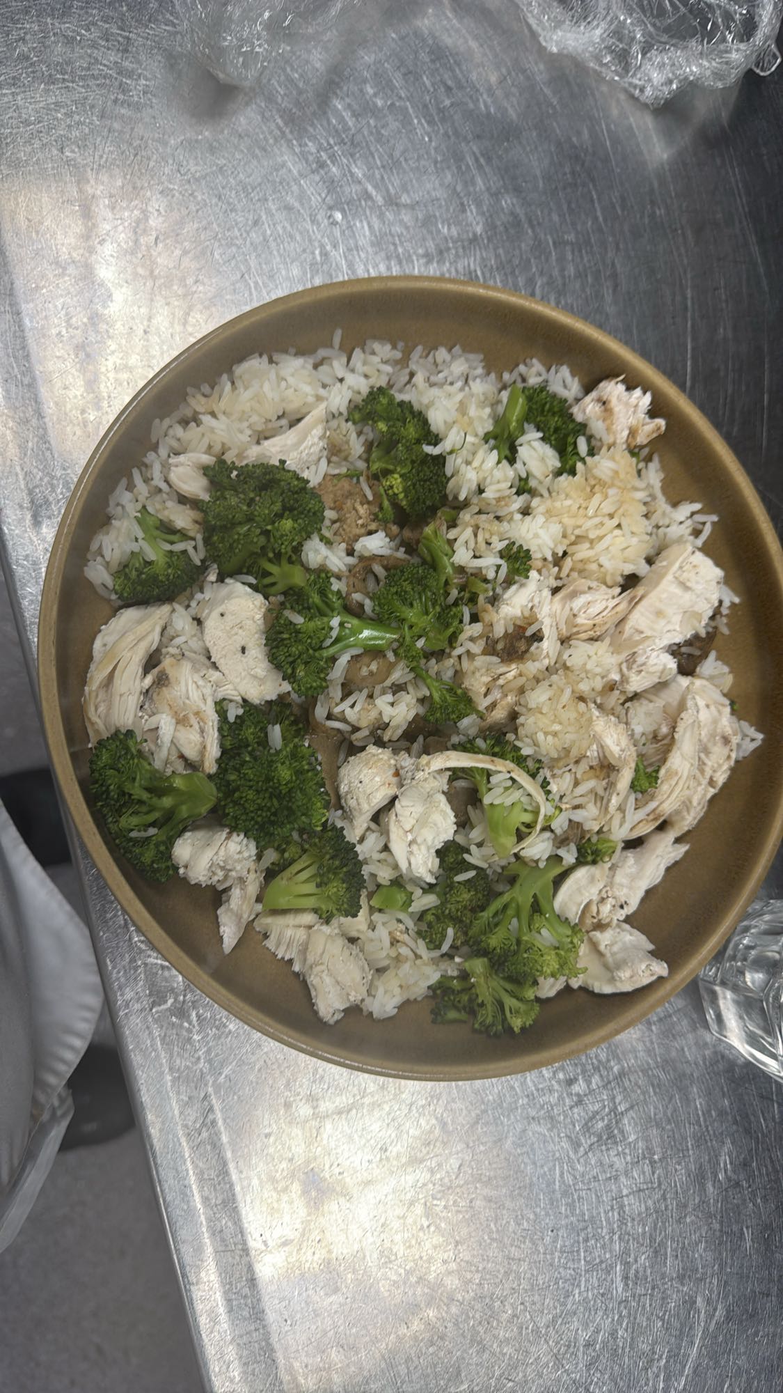 Kyckling med ris och broccoli