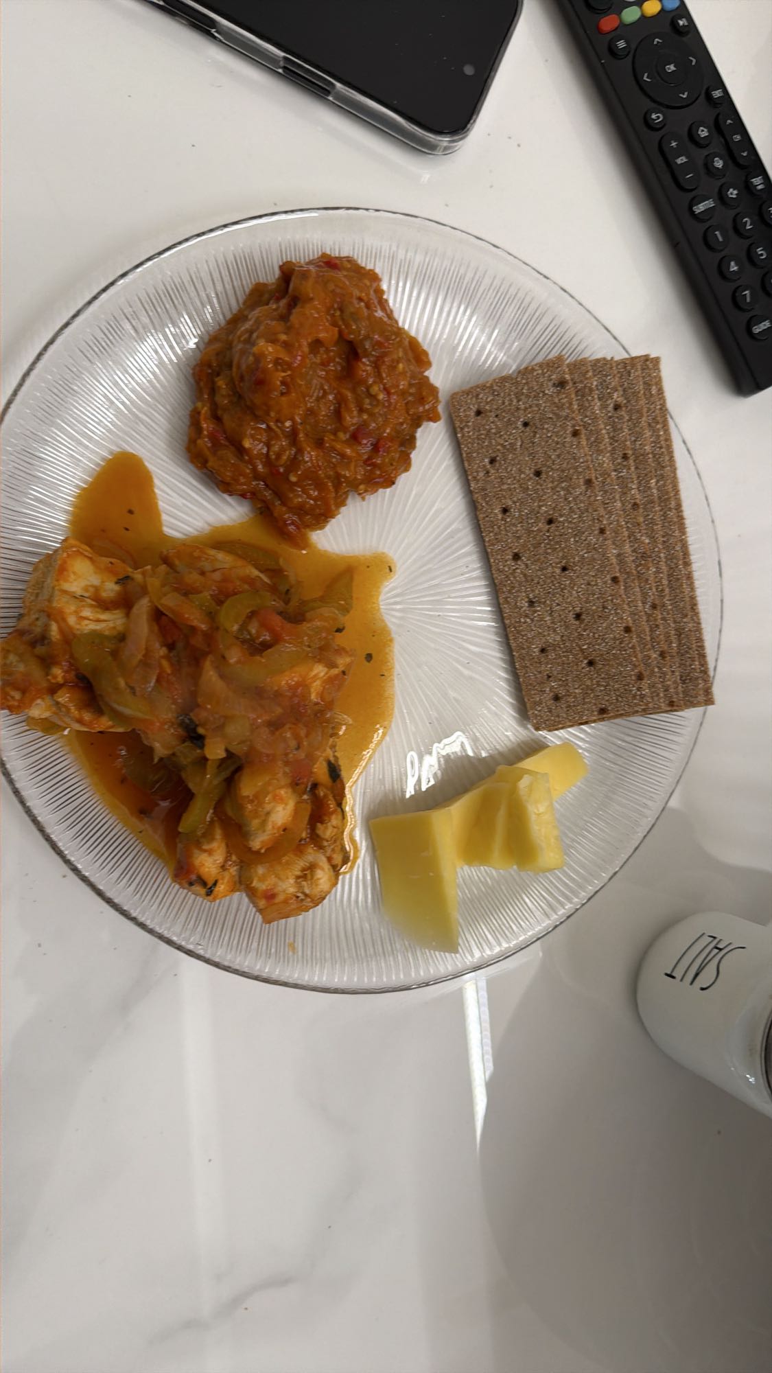 Курица с овощами и хлебцами