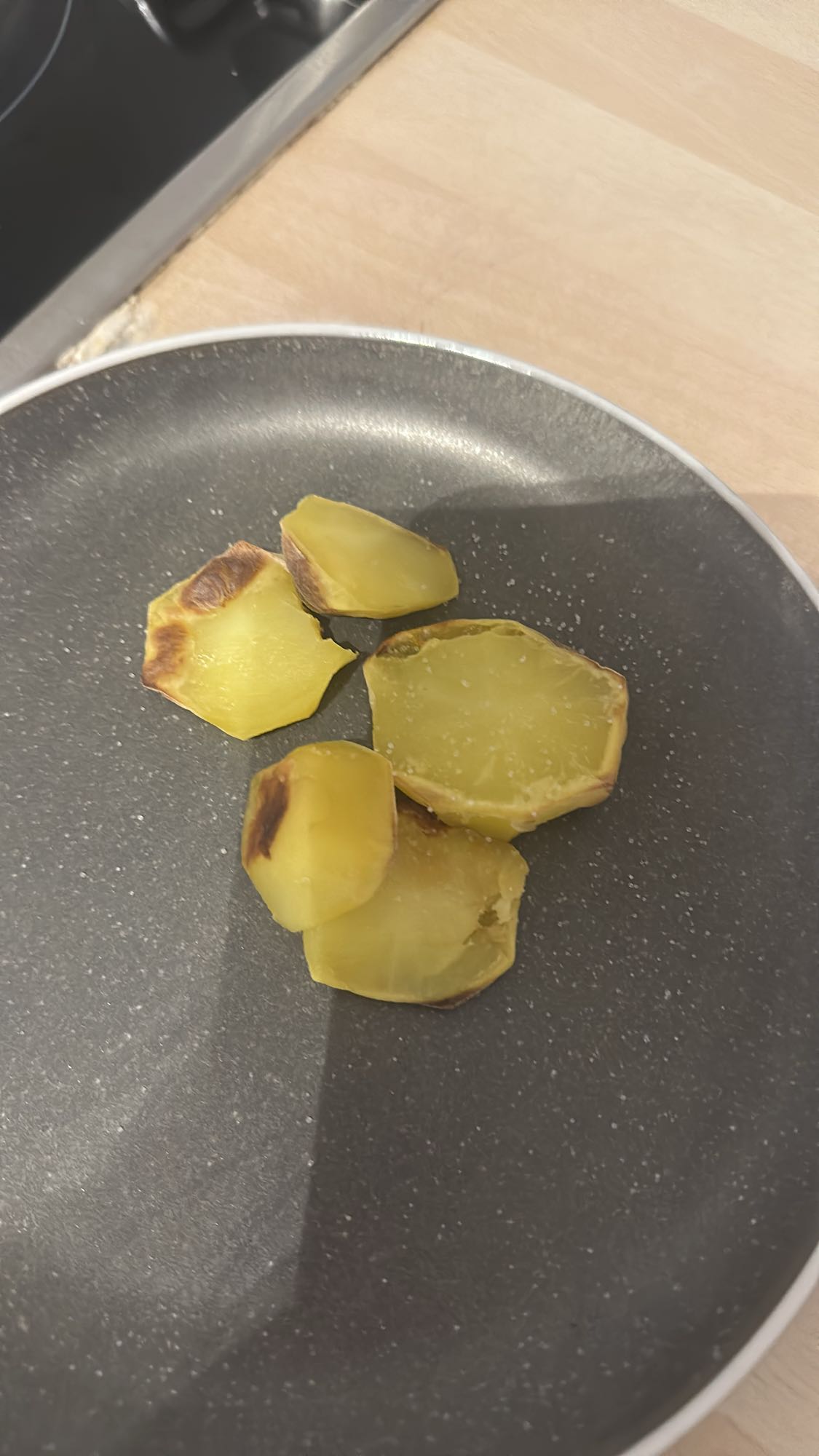 Haşlanmış patates dilimleri