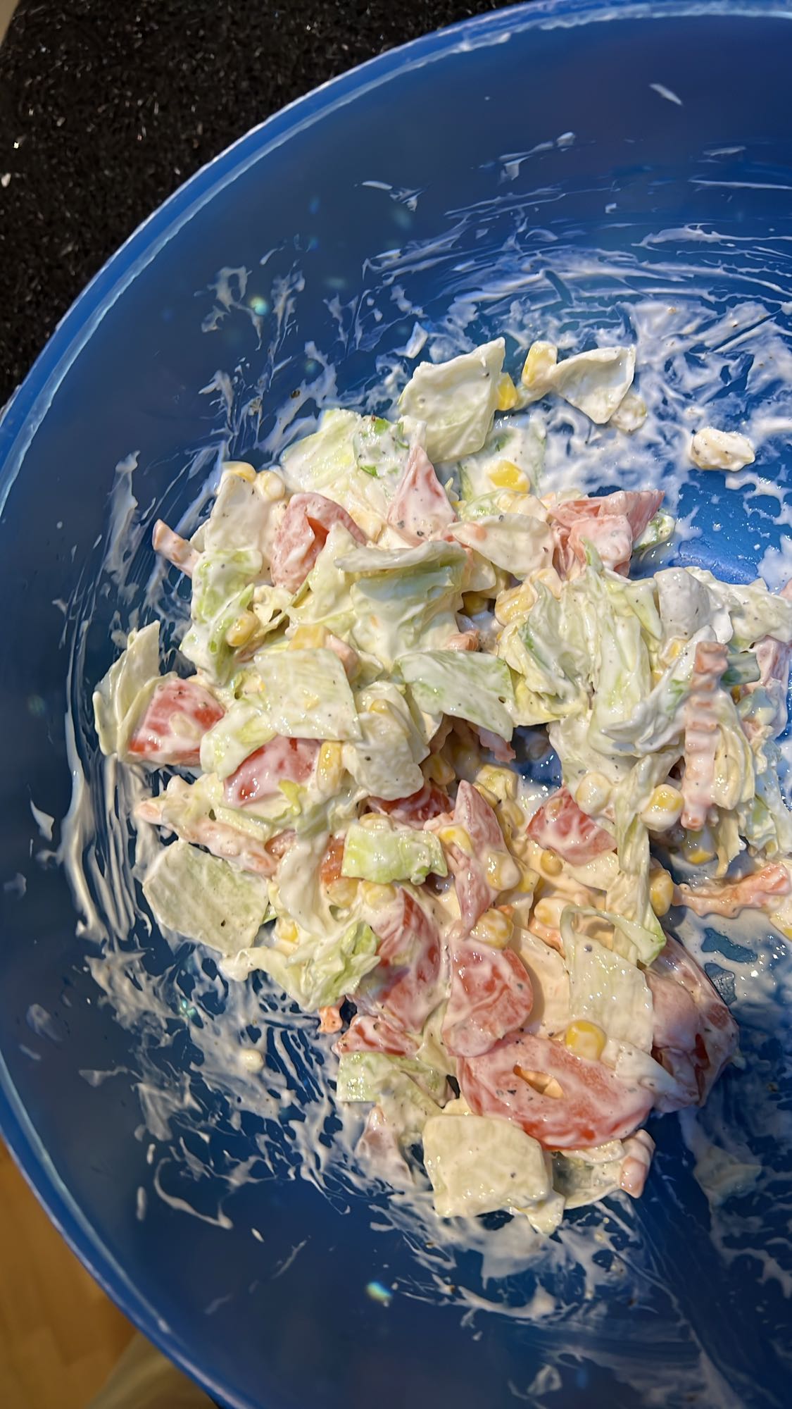 sałatka warzywna z majonezem