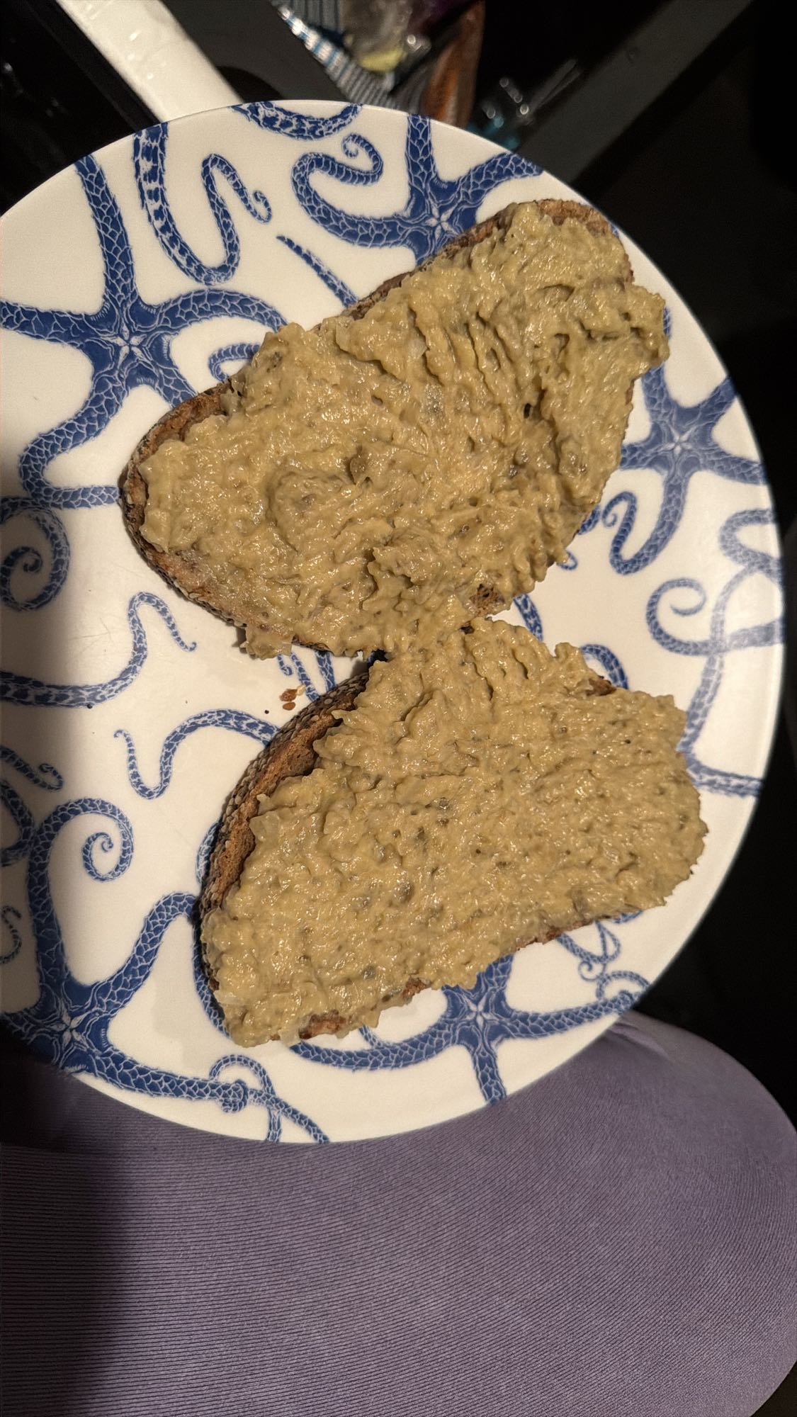 Pâine cu salată de vinete