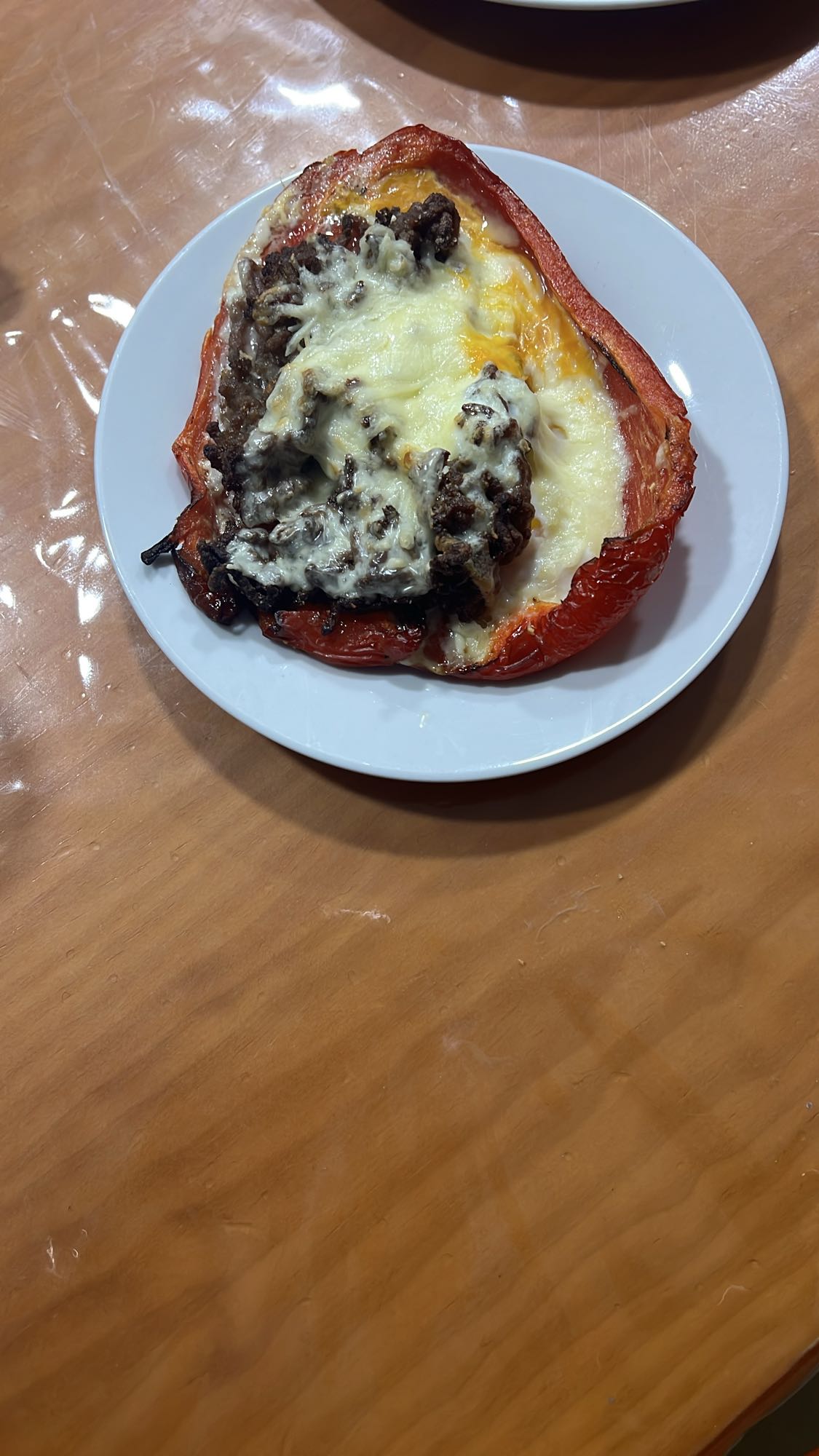 Pimiento relleno carne y queso