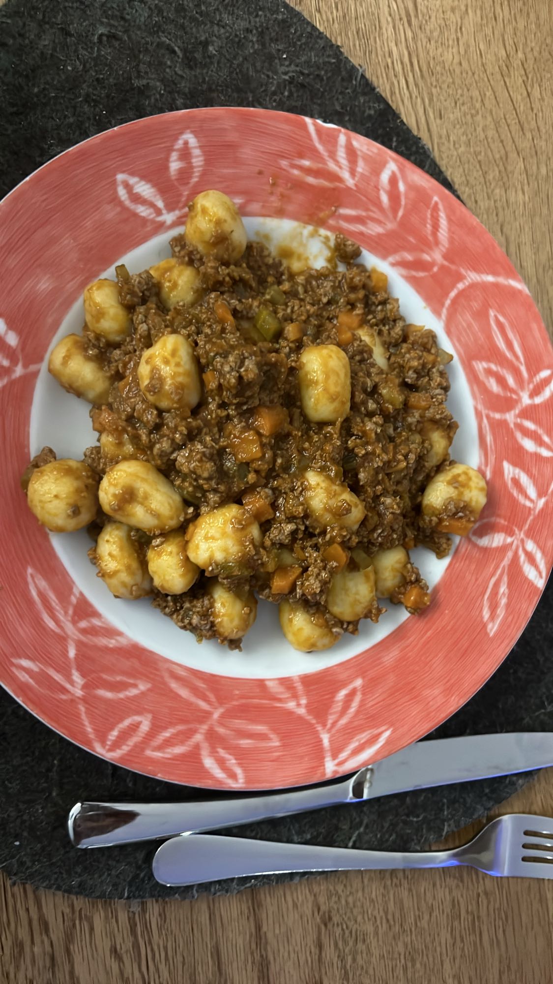 Gnocchi con ragù di carne