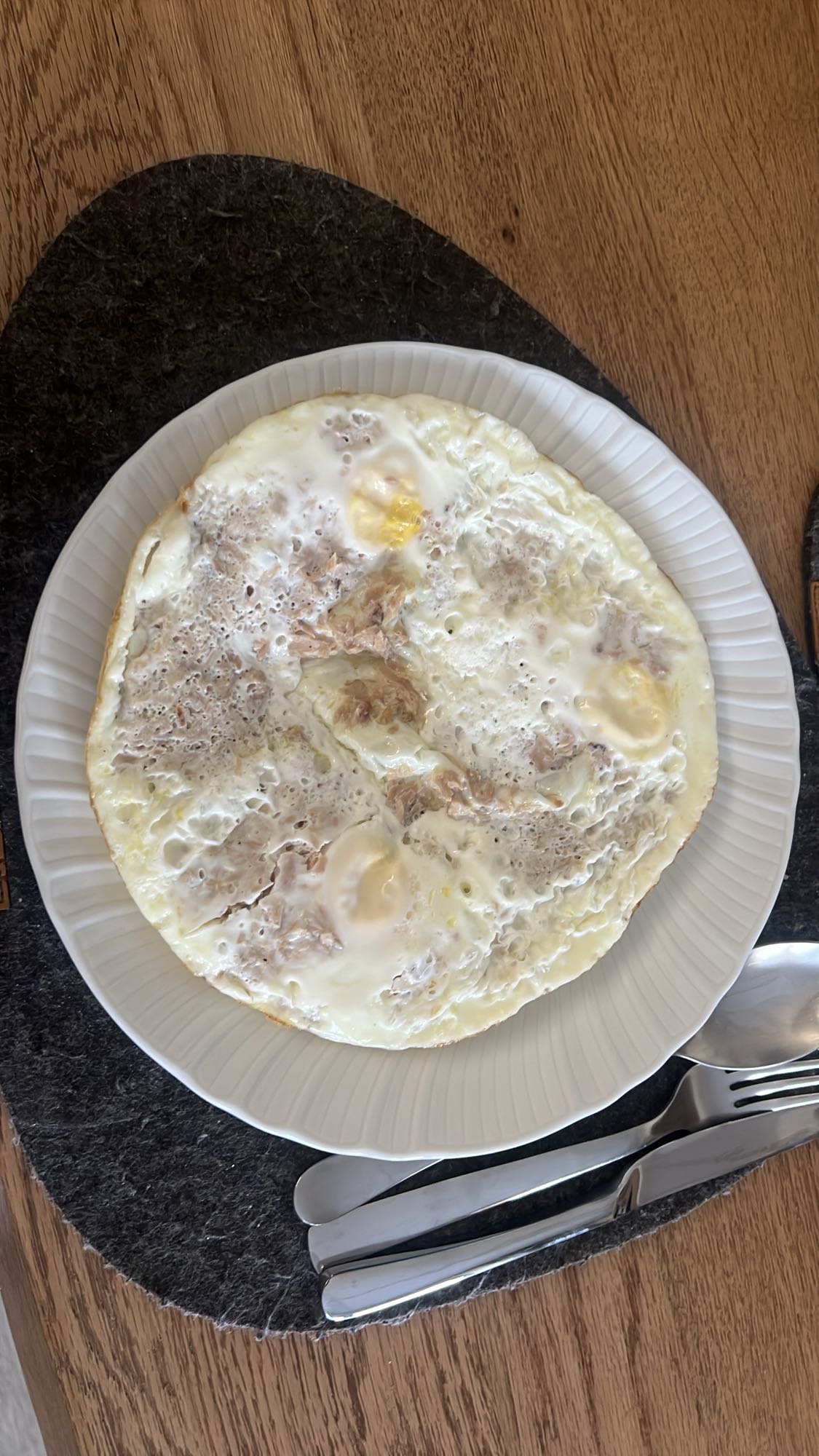 Tonbalıklı Yumurta