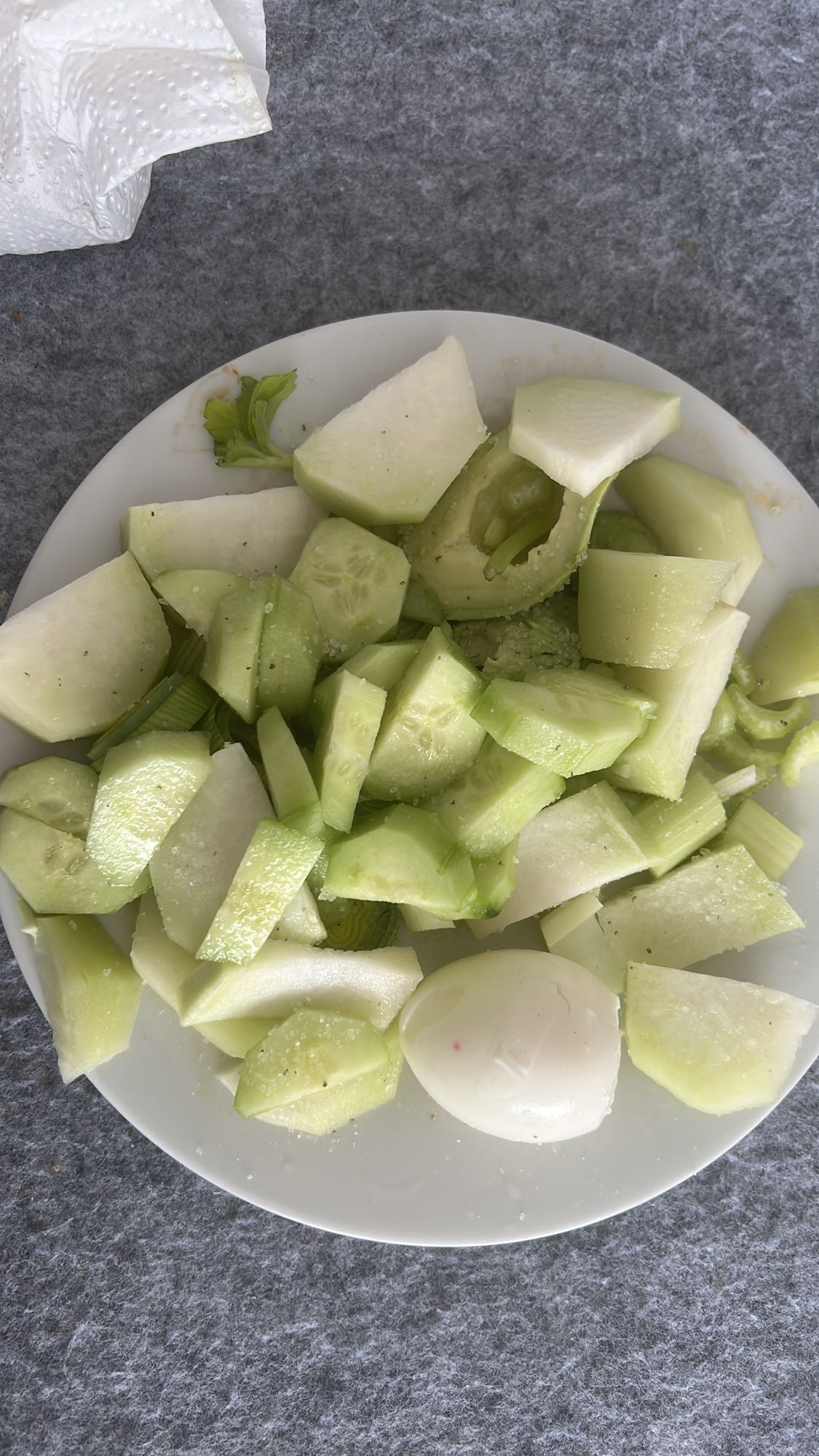 Ensalada fresca con huevo