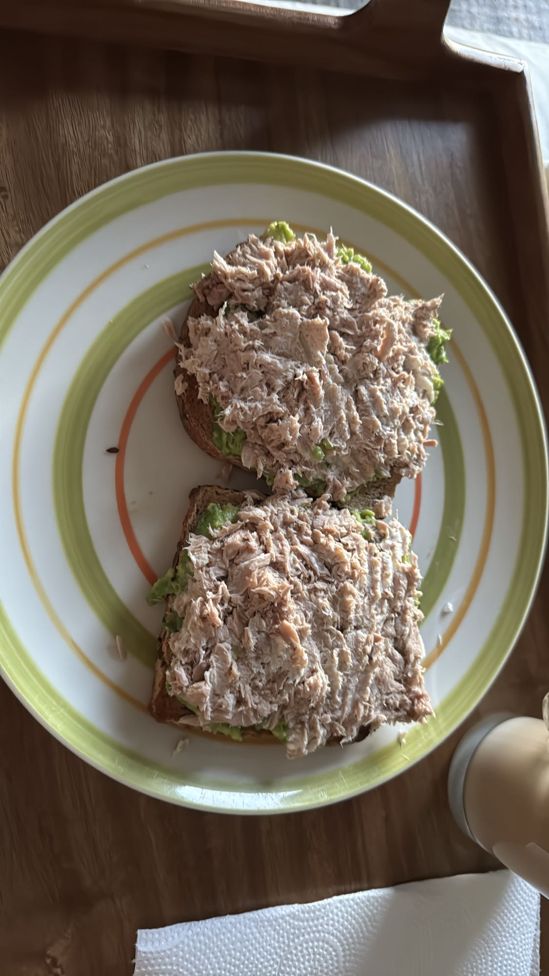 Tostadas de atún y aguacate
