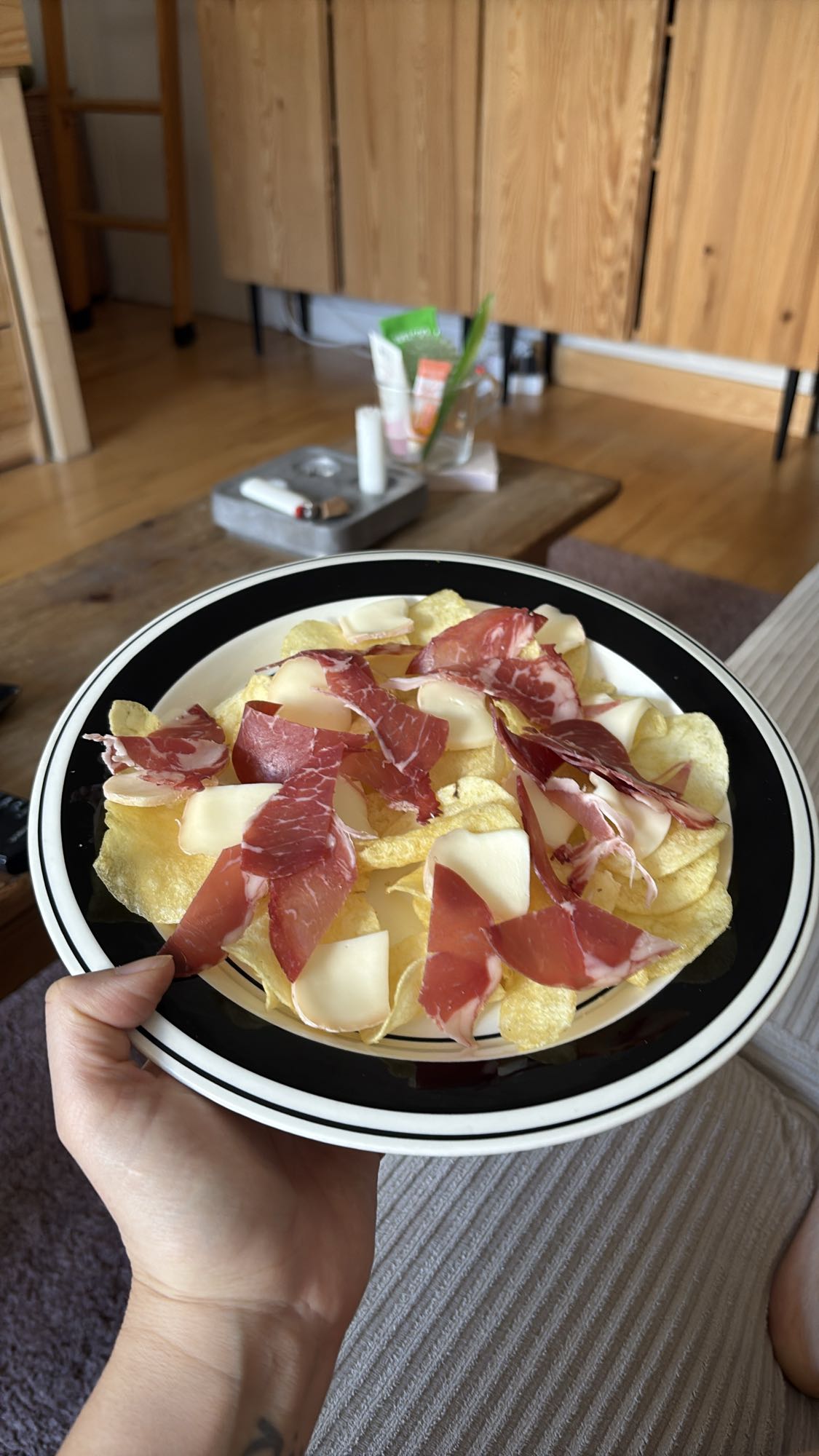 Chips med ost och skinka