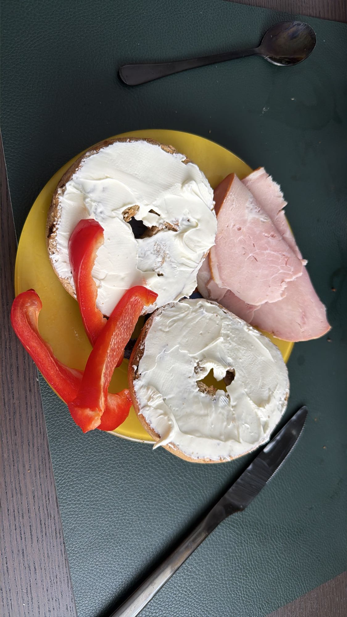 Bagel with cream cheese and ham